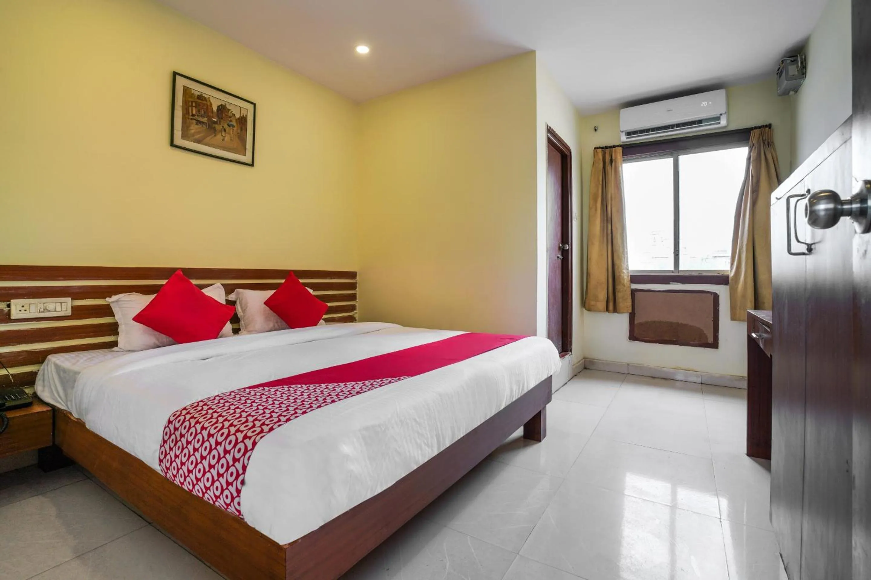 Bedroom, Bed in Hotel O Pariwar Inn