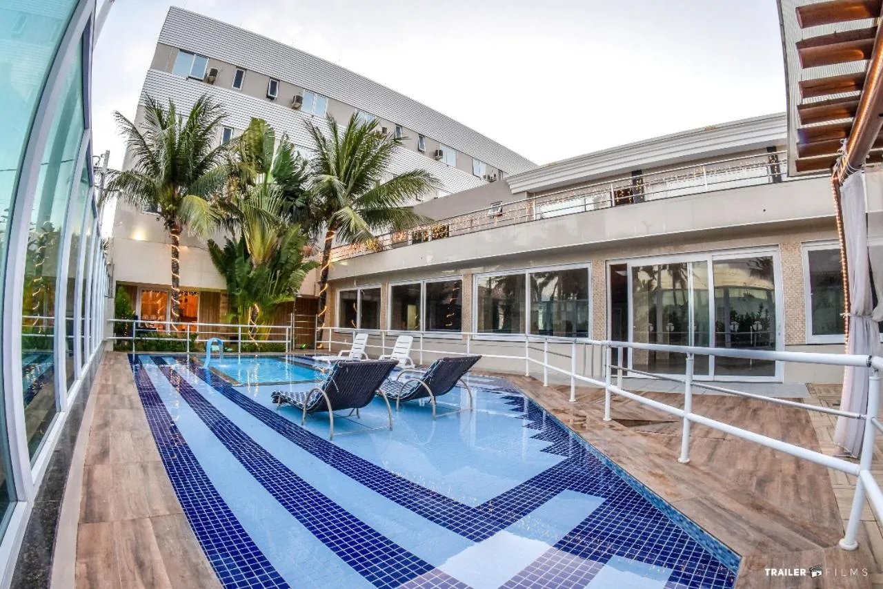 Swimming pool in Farol Plaza Hotel