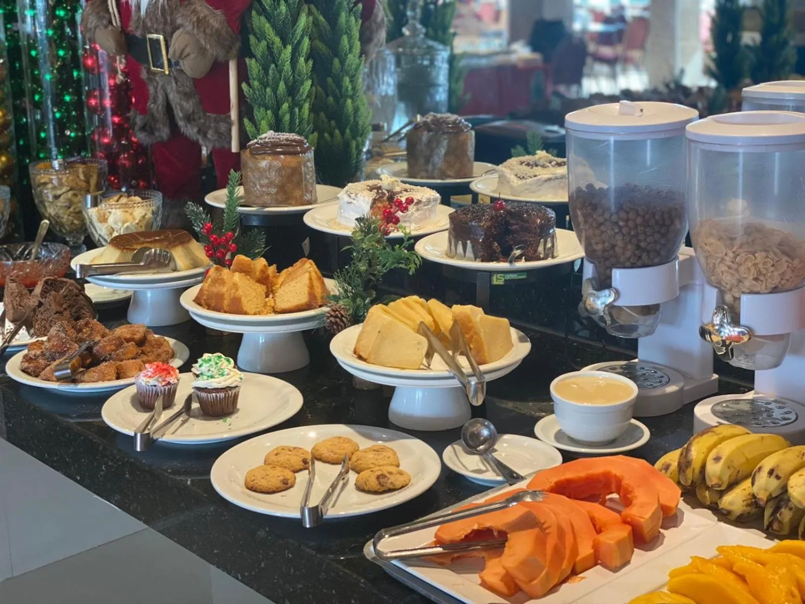 Breakfast in Farol Plaza Hotel