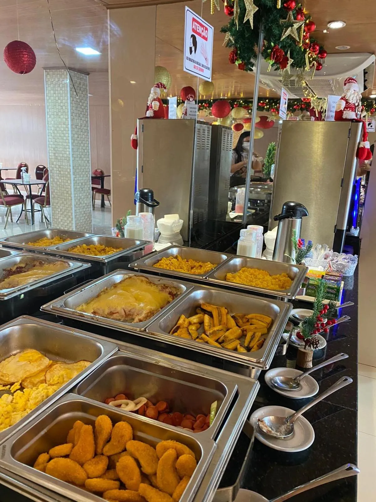 Buffet breakfast in Farol Plaza Hotel