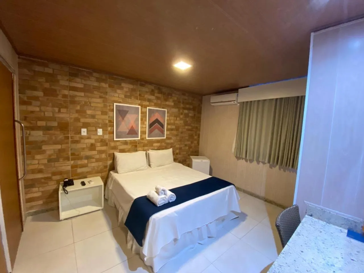 Bedroom, Bed in Farol Plaza Hotel