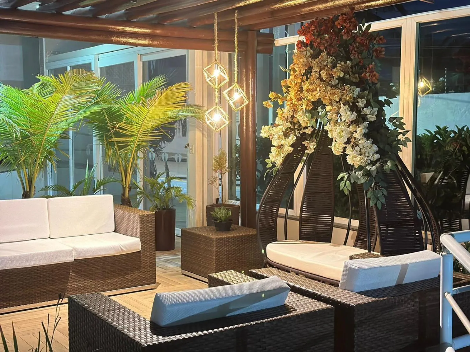 Swimming pool in Farol Plaza Hotel