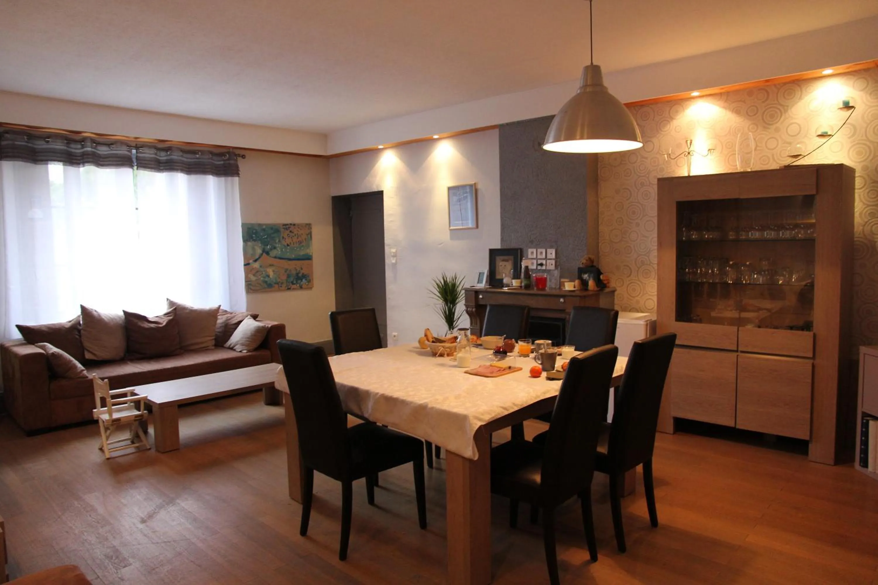 Dining area in La Grange des Griottiers