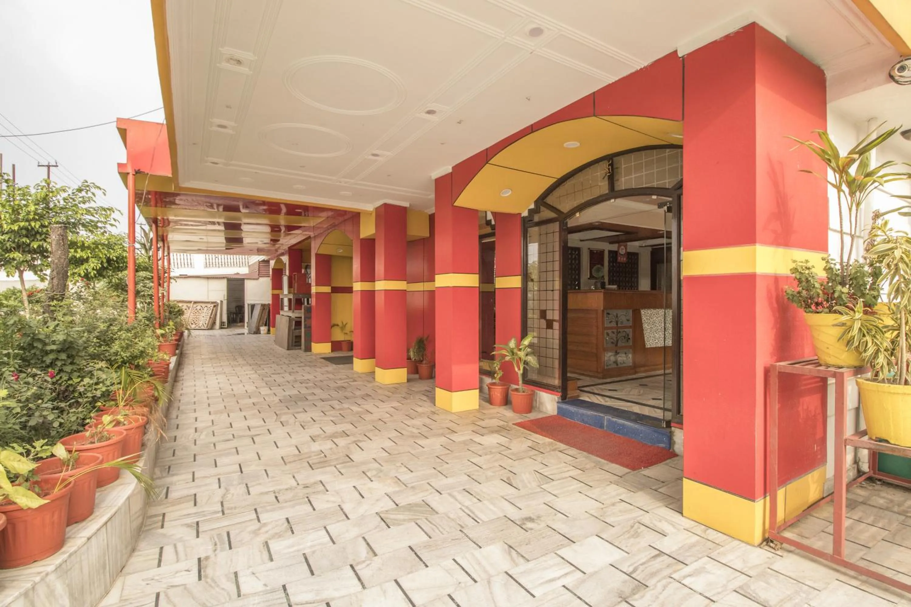 Facade/entrance in WOW STAYZ2 Hotel Jahanvi Dale