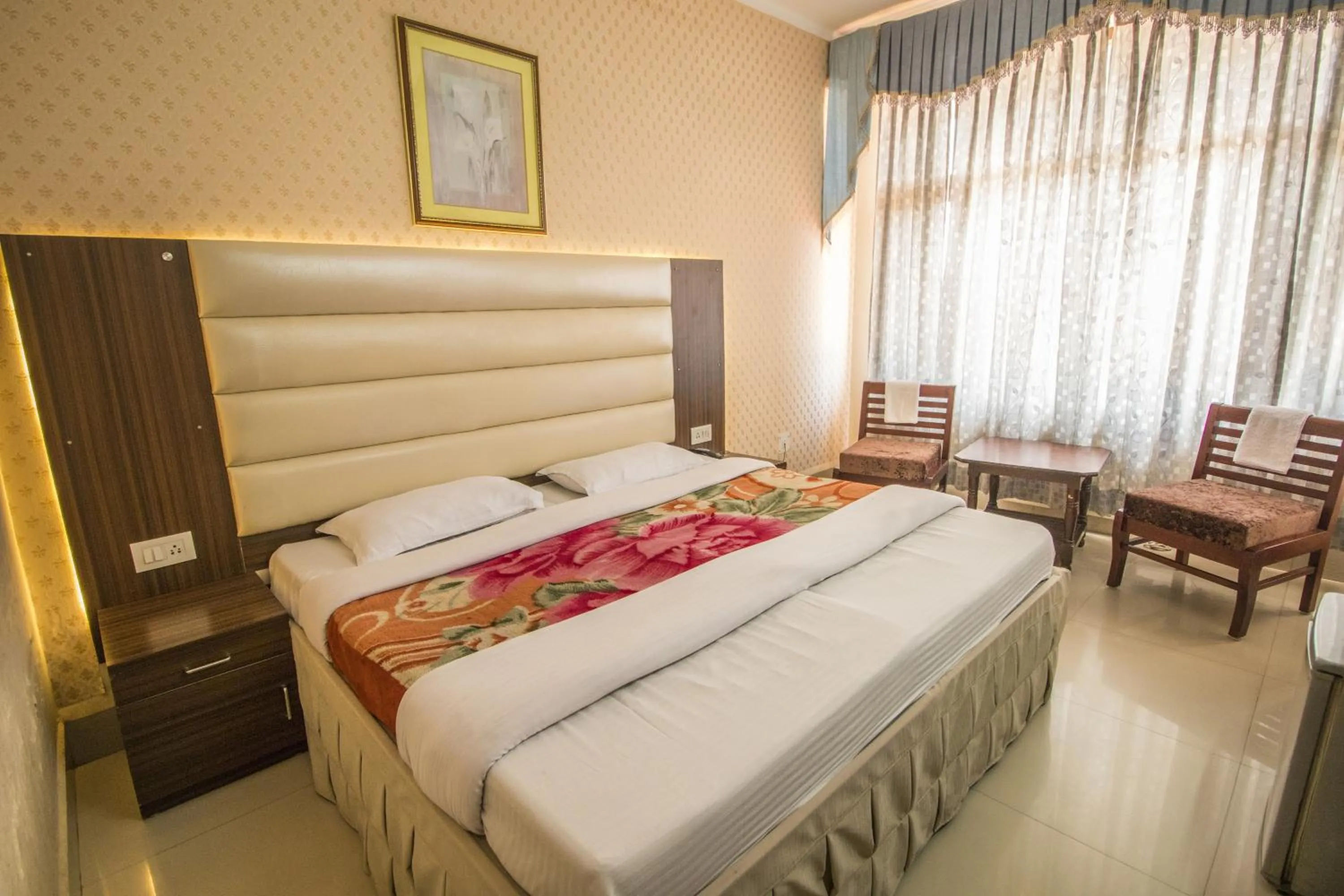 Bed in WOW STAYZ2 Hotel Jahanvi Dale