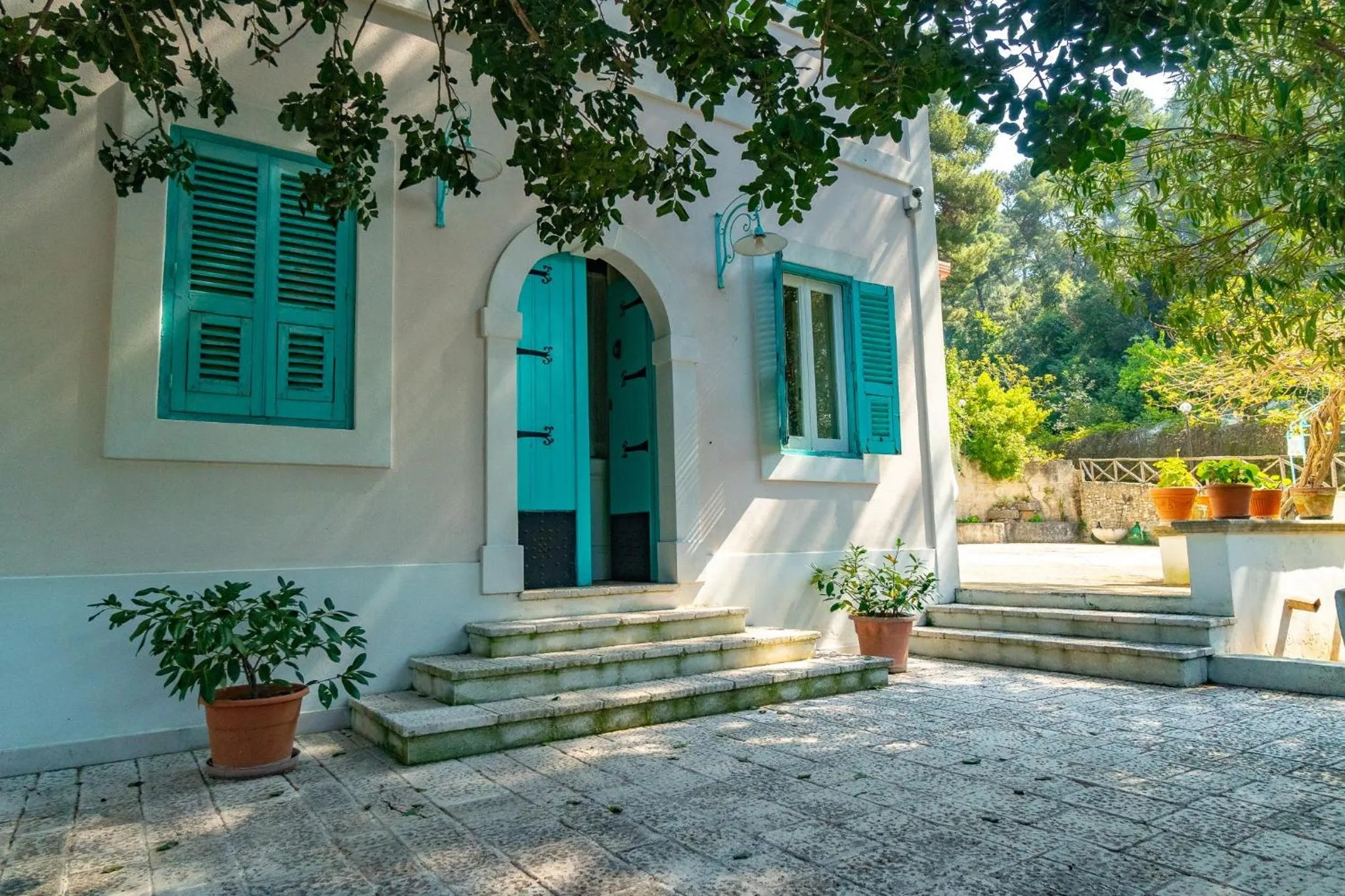 Facade/entrance in Les Chandelles
