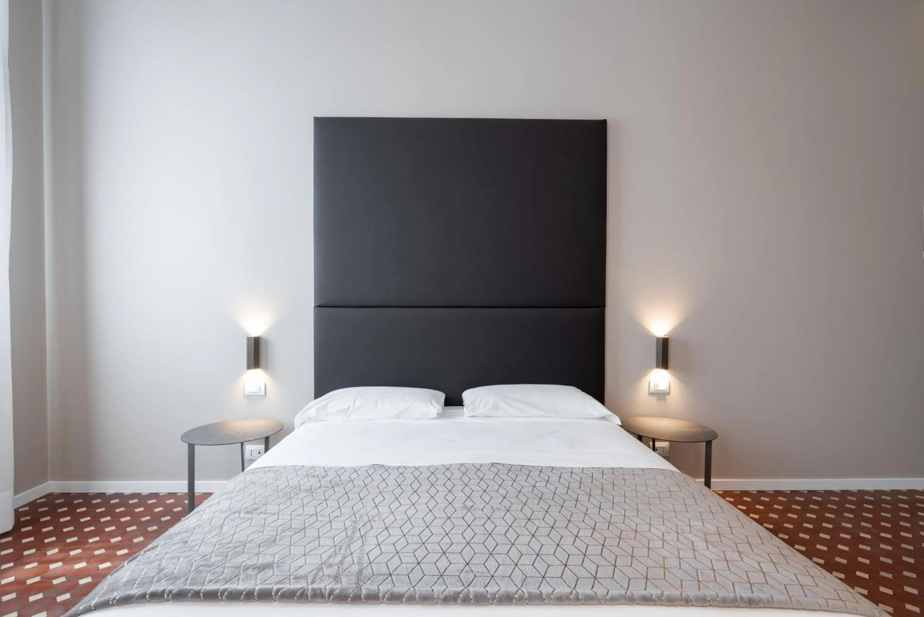 View (from property/room), Bed in Hotel Palazzo Martinelli Dolfin