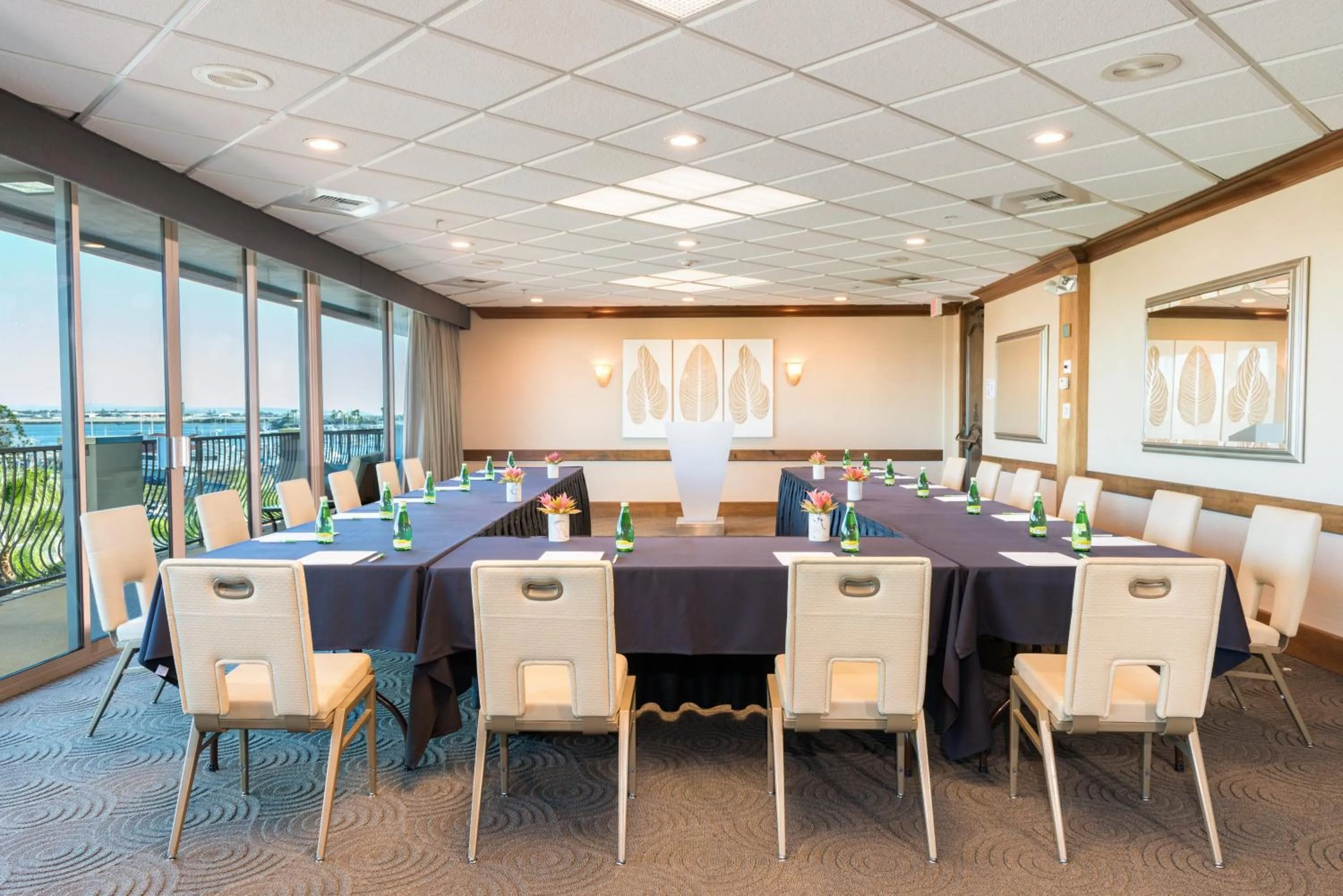 Meeting/conference room in DoubleTree by Hilton San Diego Bayside