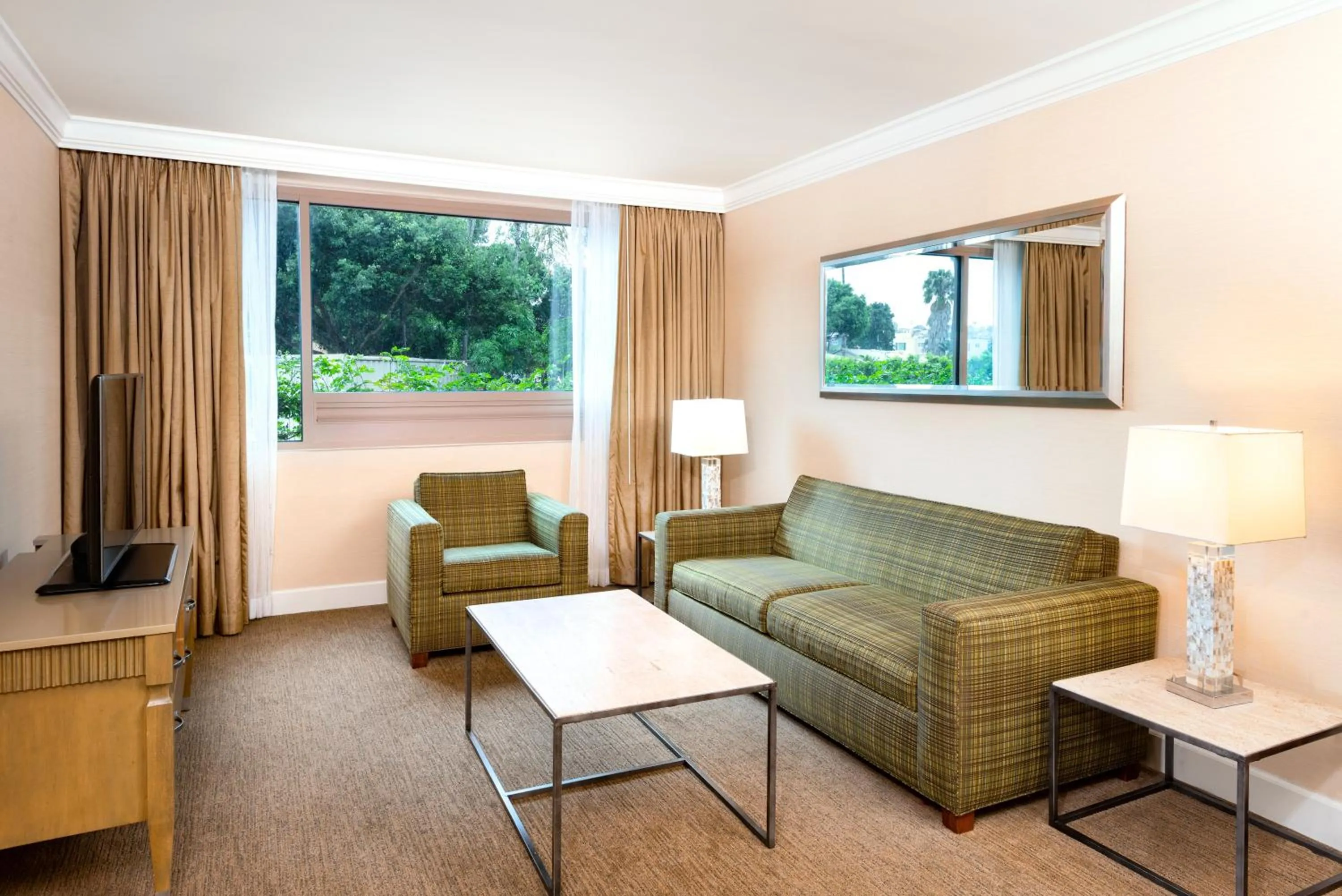 Bedroom in DoubleTree by Hilton San Diego Bayside