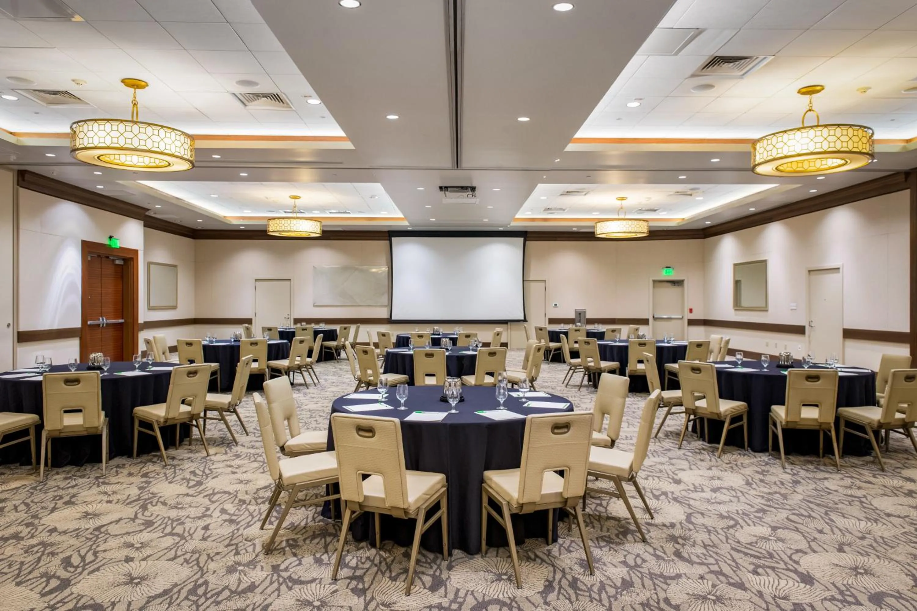 Meeting/conference room in DoubleTree by Hilton San Diego Bayside