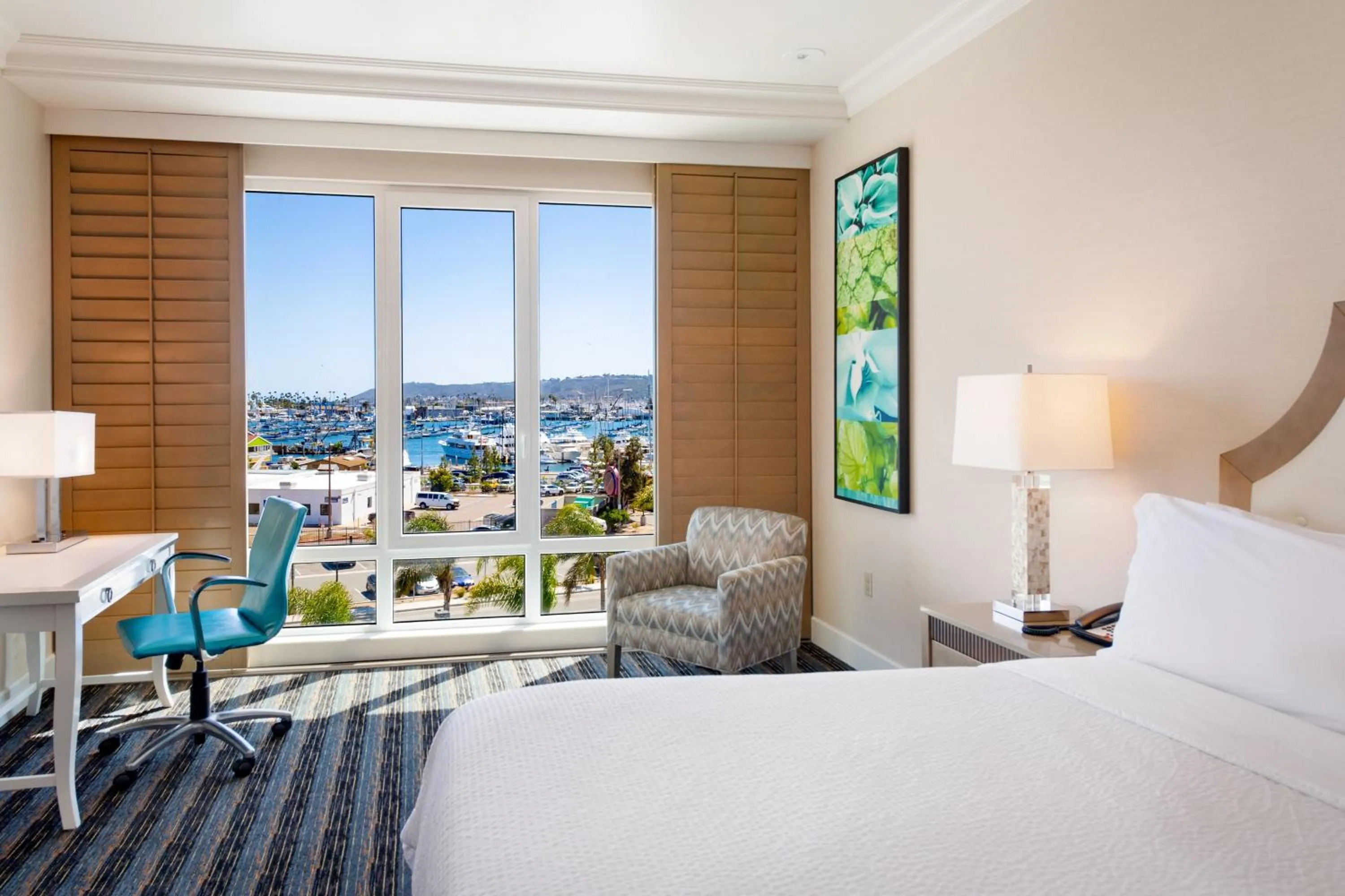 Photo of the whole room, Bed in DoubleTree by Hilton San Diego Bayside