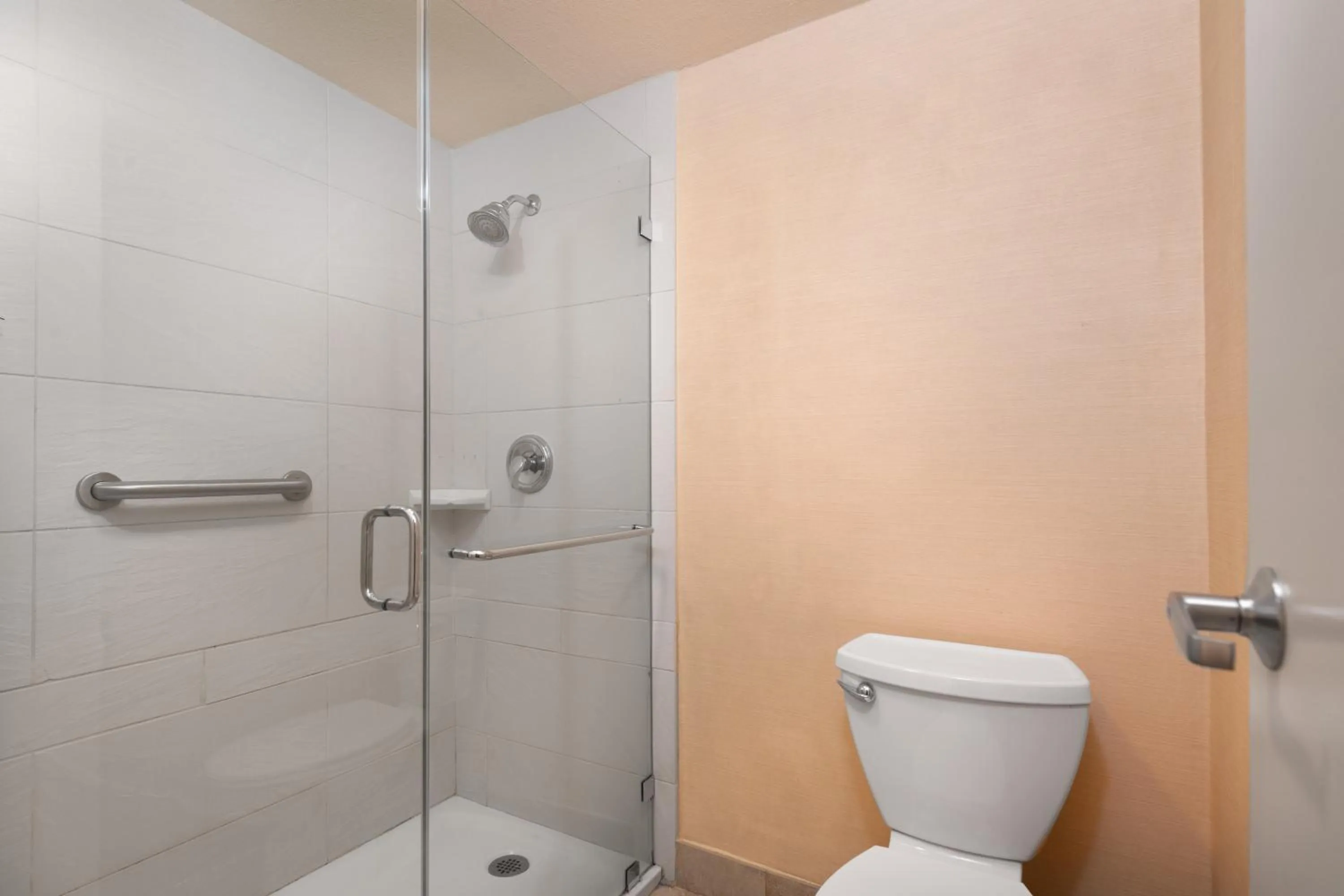 Bathroom in DoubleTree by Hilton San Diego Bayside