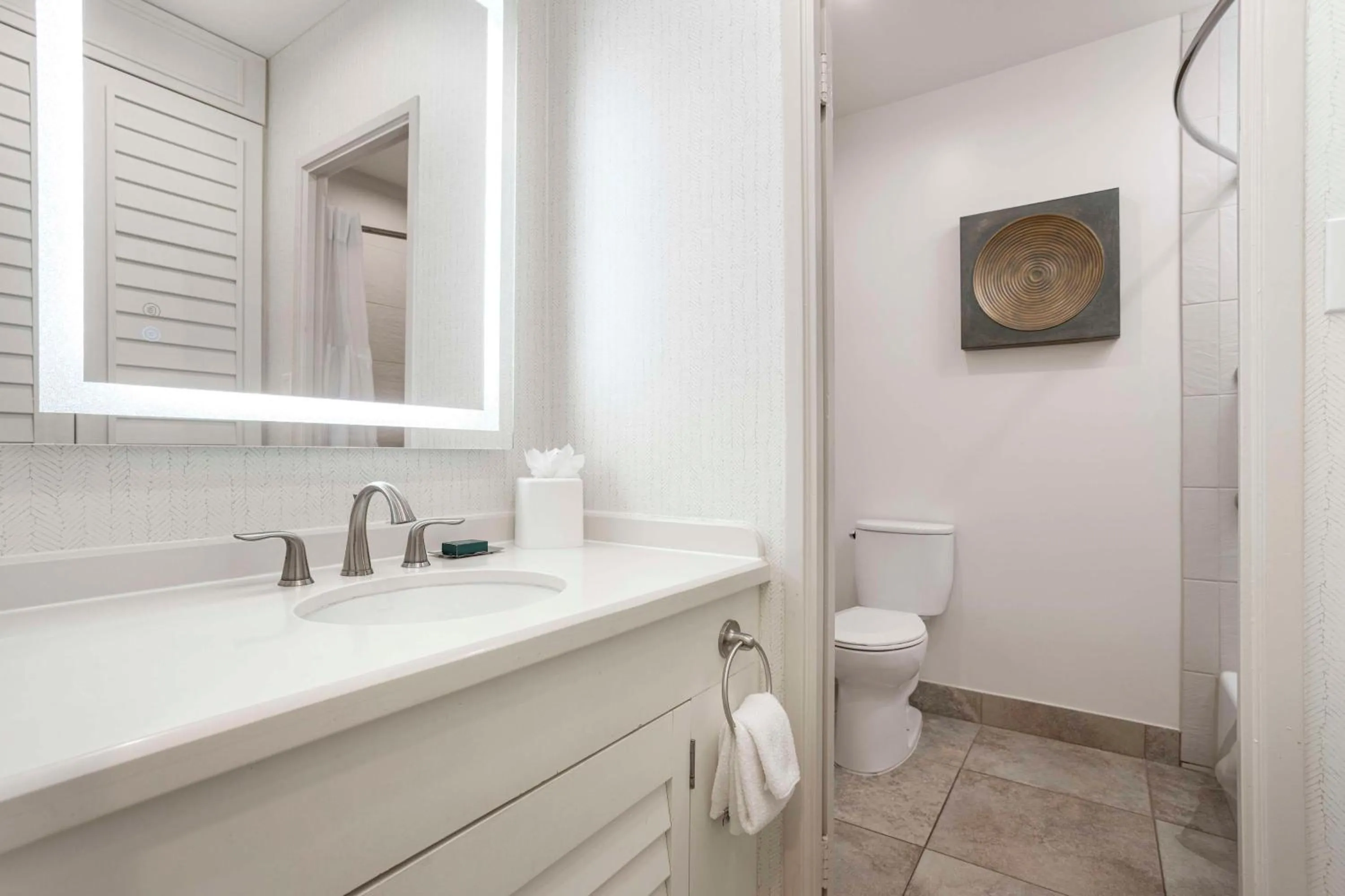 Bathroom in DoubleTree by Hilton San Diego Bayside