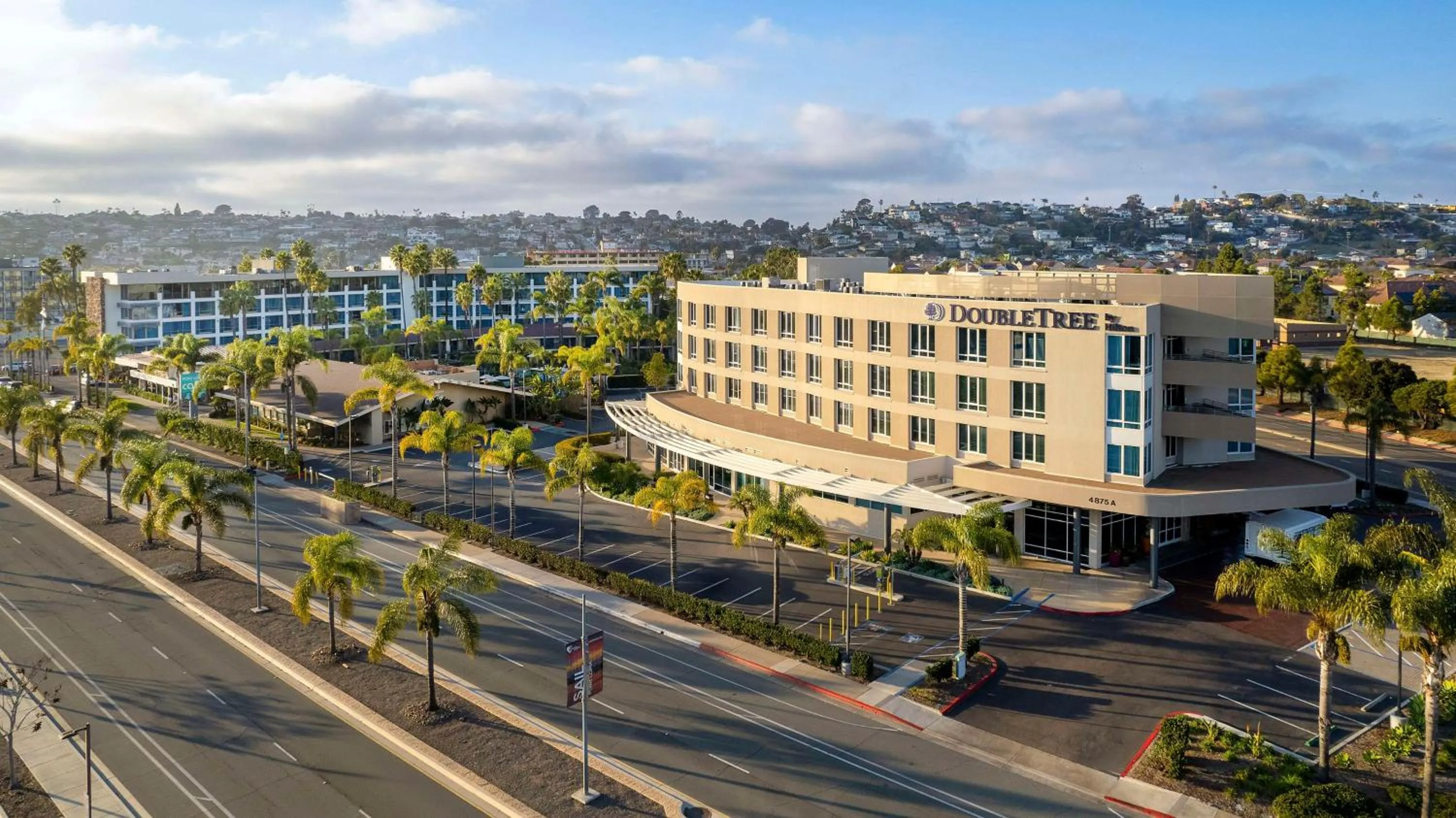 Property building in DoubleTree by Hilton San Diego Bayside