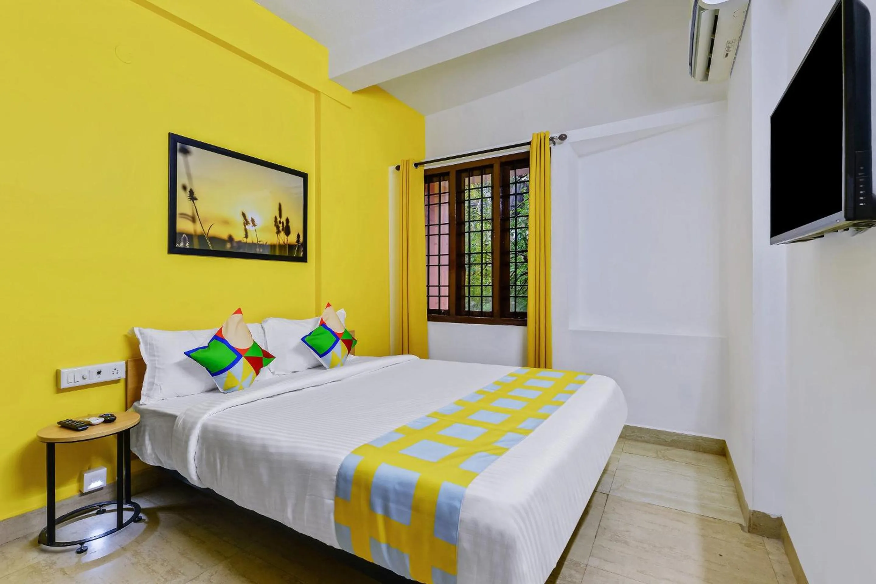 Facade/entrance, Bed in Hotel O G-Cloud