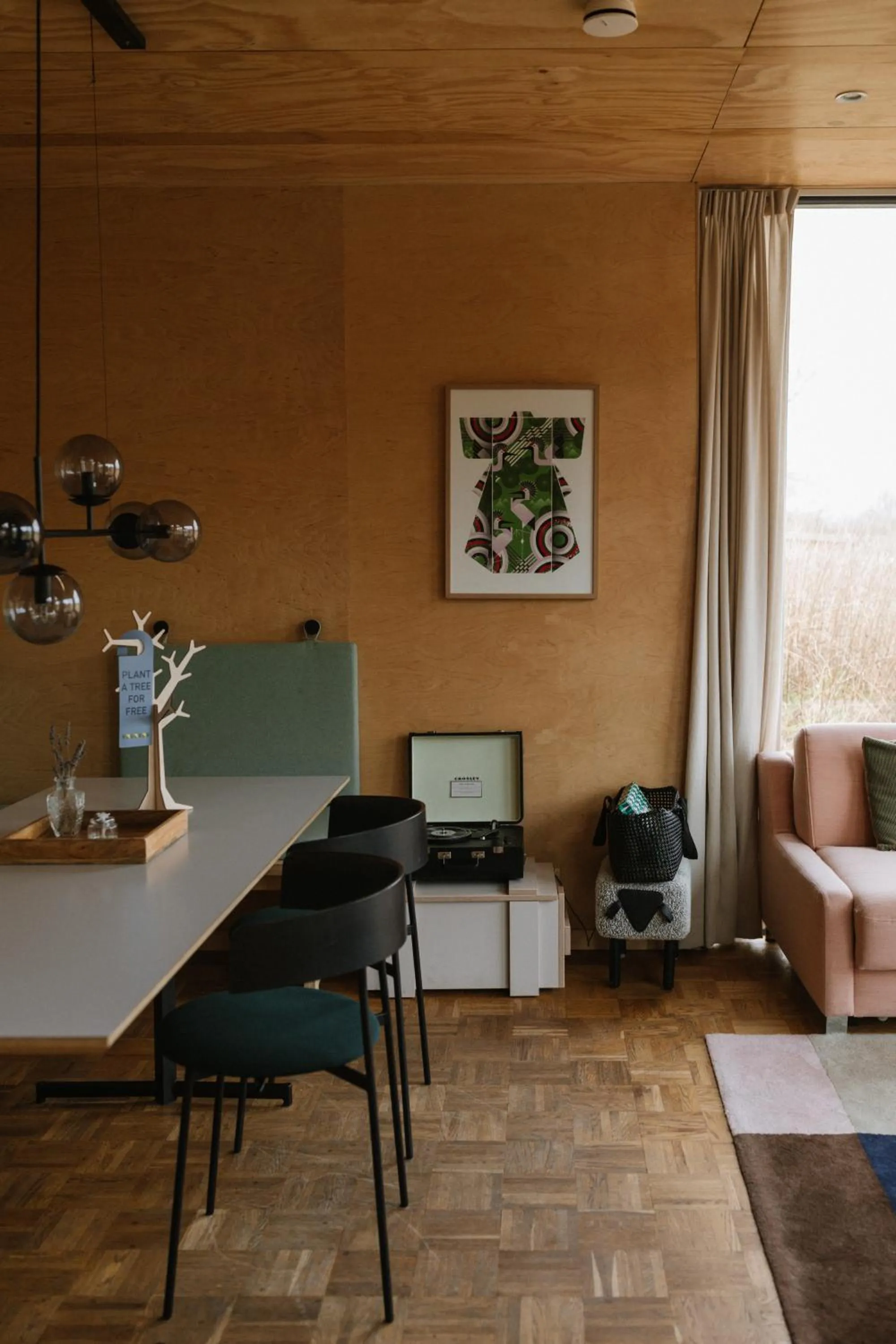 Dining area in Basecamp Amsterdam