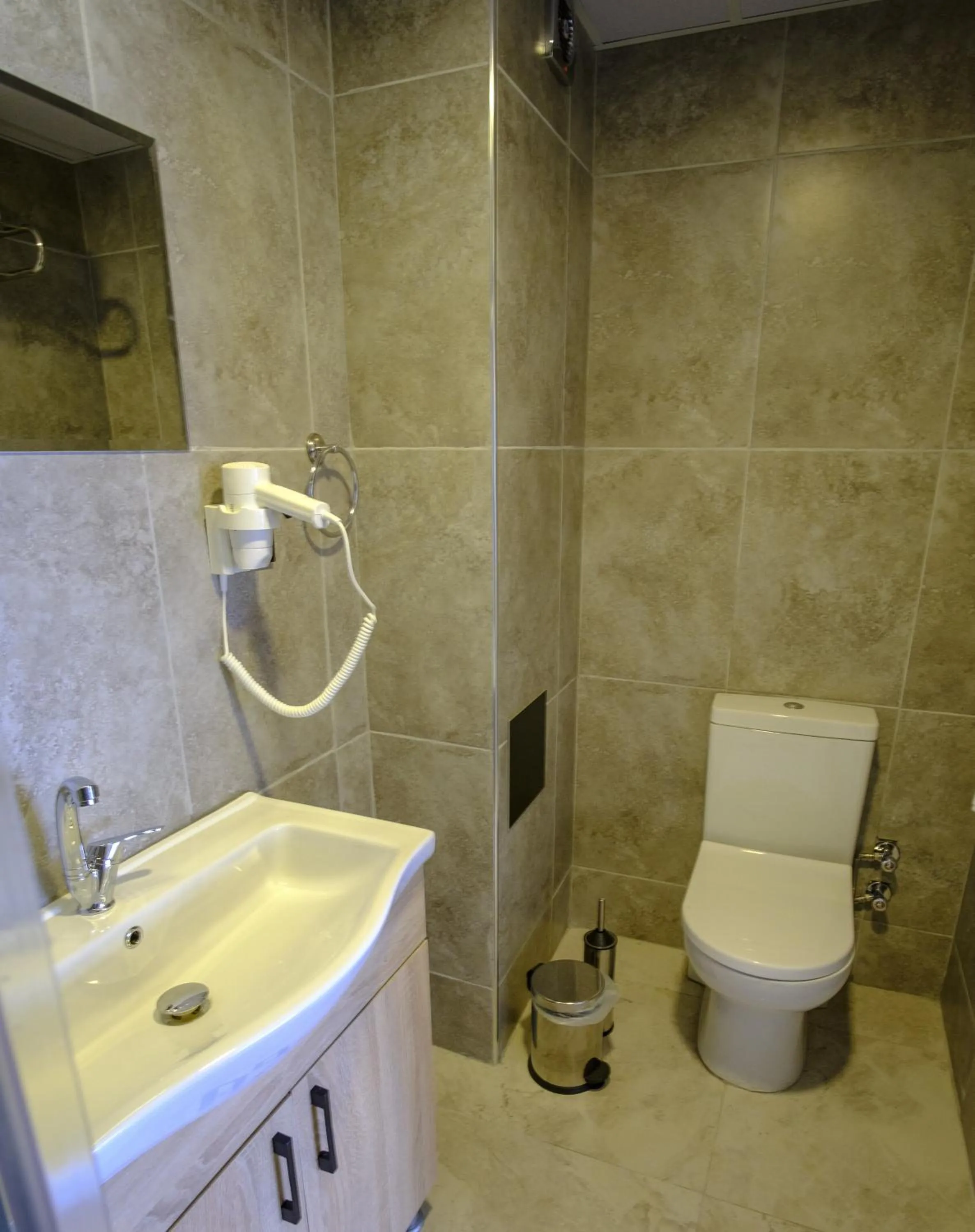 Bathroom in Atos Otel