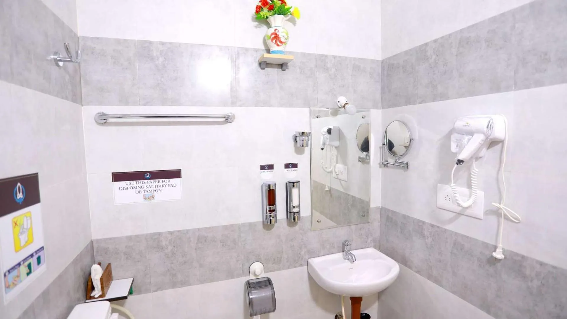 Bathroom in Base9 Cochin Airport Hotel