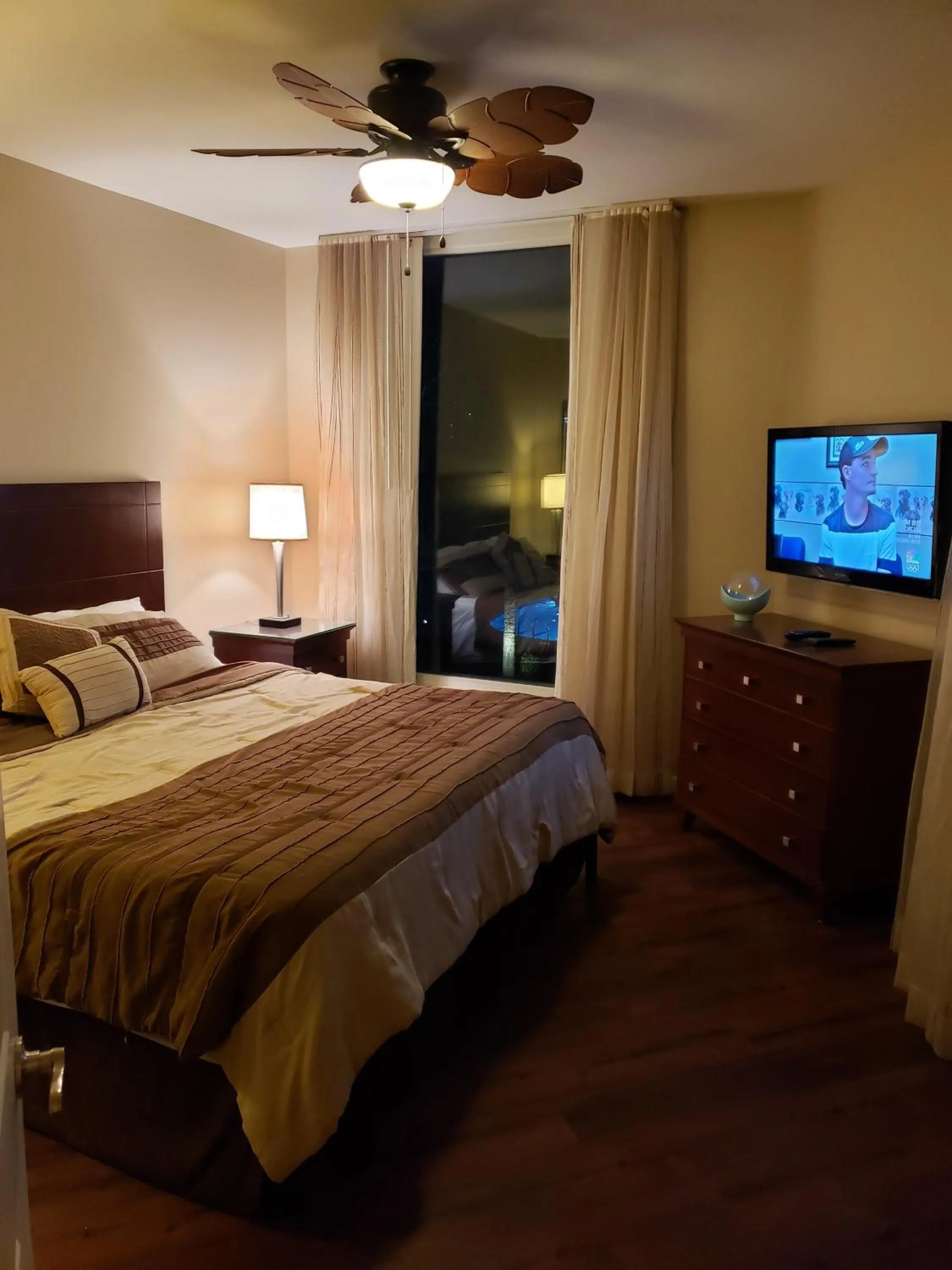 Bedroom, Bed in 1215 A Slice of Heaven - Destin! Pool View!