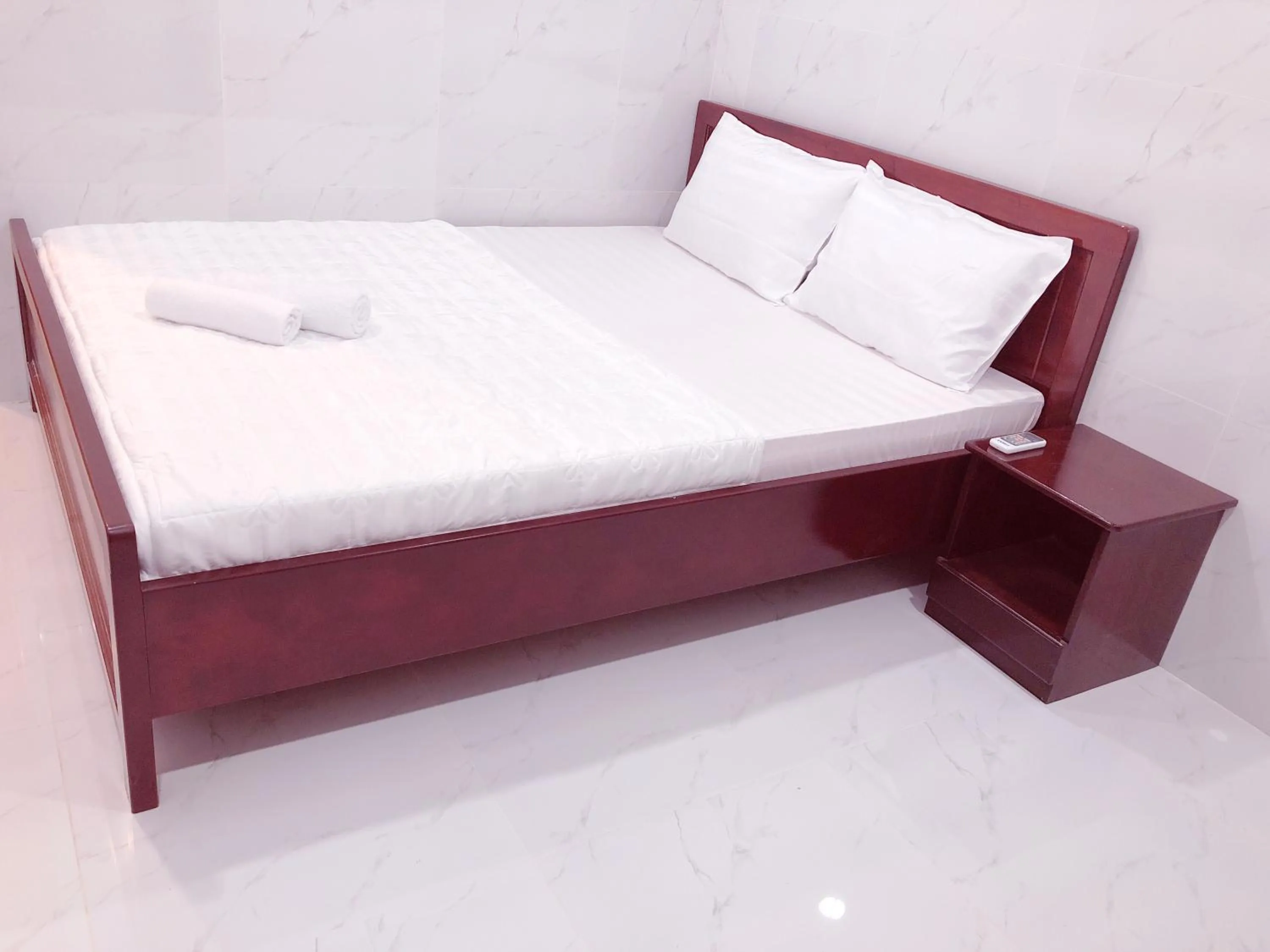 Bed in Aurora Hotel