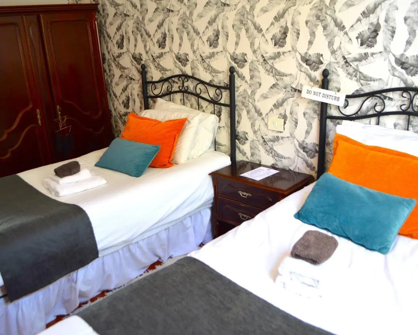 Twin Room with Private Bathroom in Ziggy's Mountain Retreat Twin Room with Private Bathroom in Ziggy's Mountain Retreat