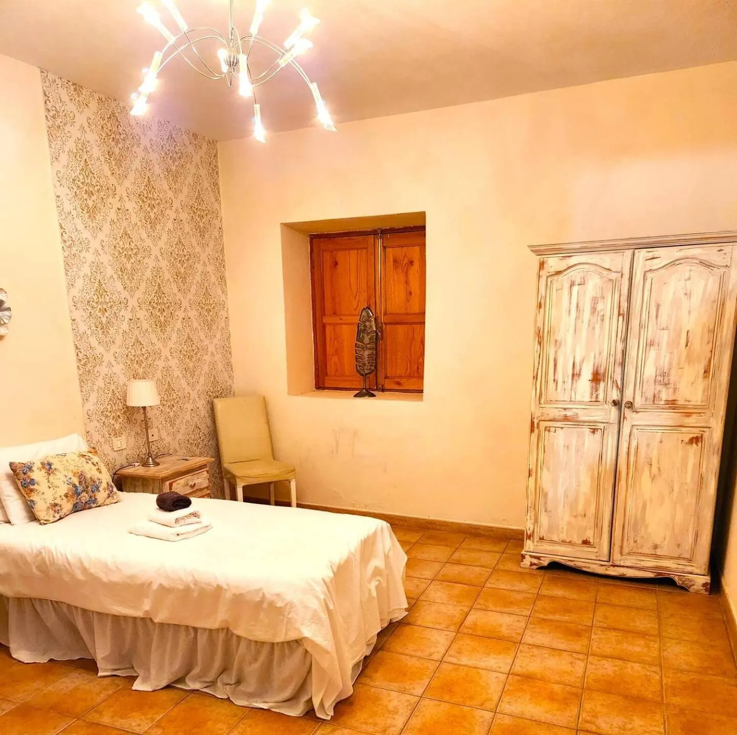 Bed in Ziggy's Mountain Retreat