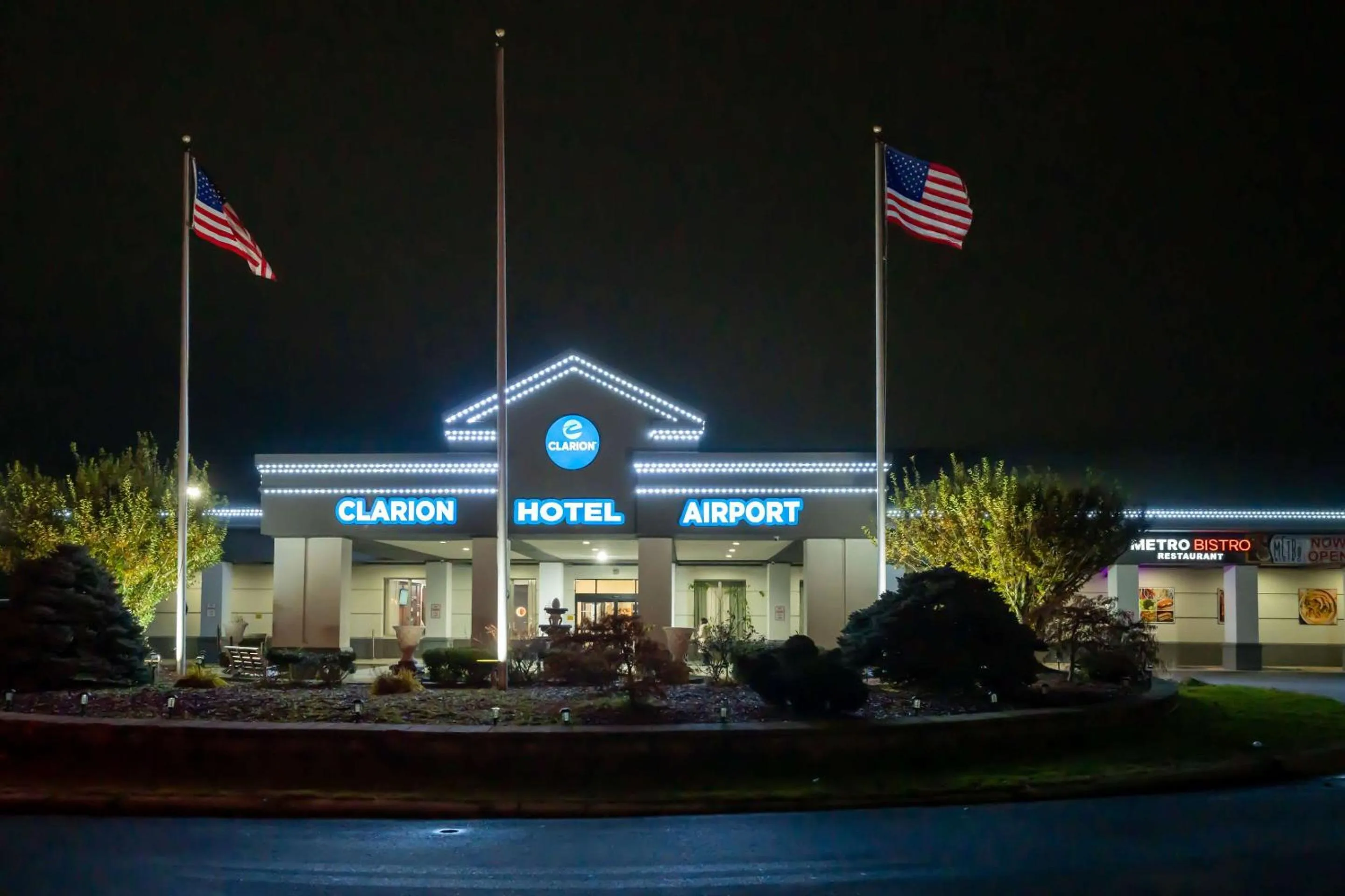 Property building in Clarion Hotel Detroit Metro Airport