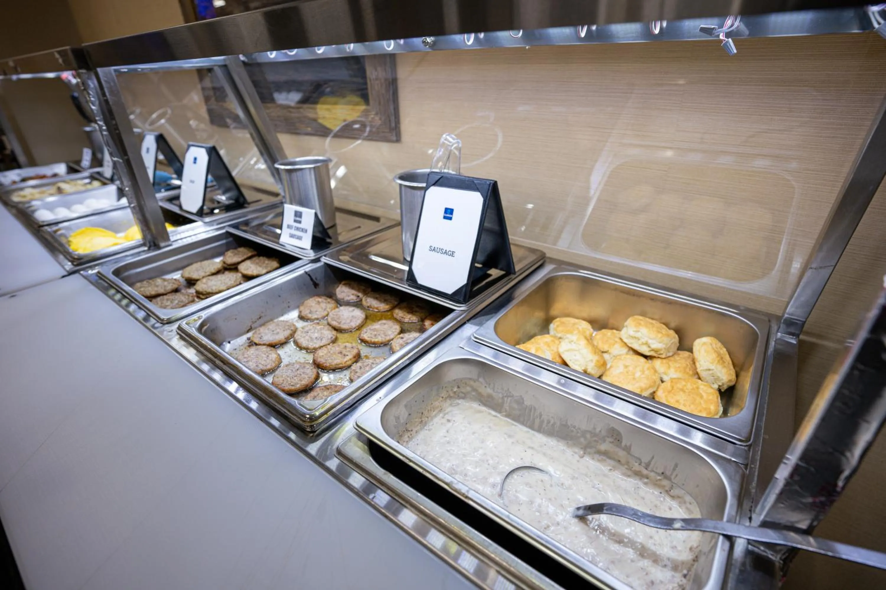 Buffet breakfast in Clarion Hotel Detroit Metro Airport