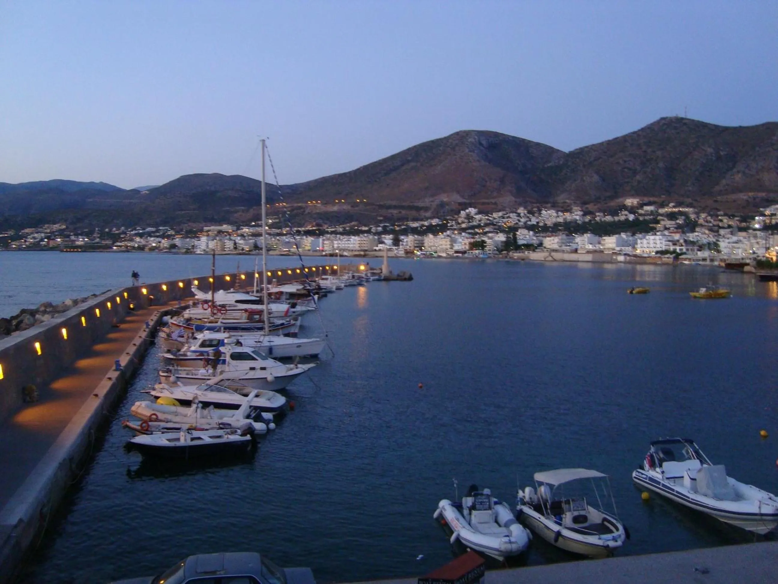 Nearby landmark in Aris Studios