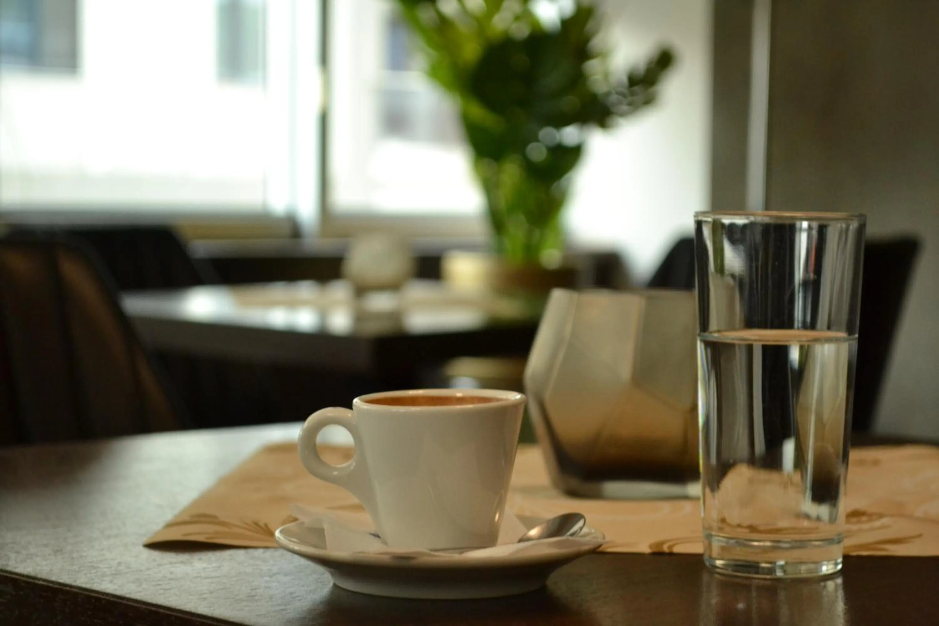 Coffee/tea facilities in Queen's Hotel - Zebra Centre