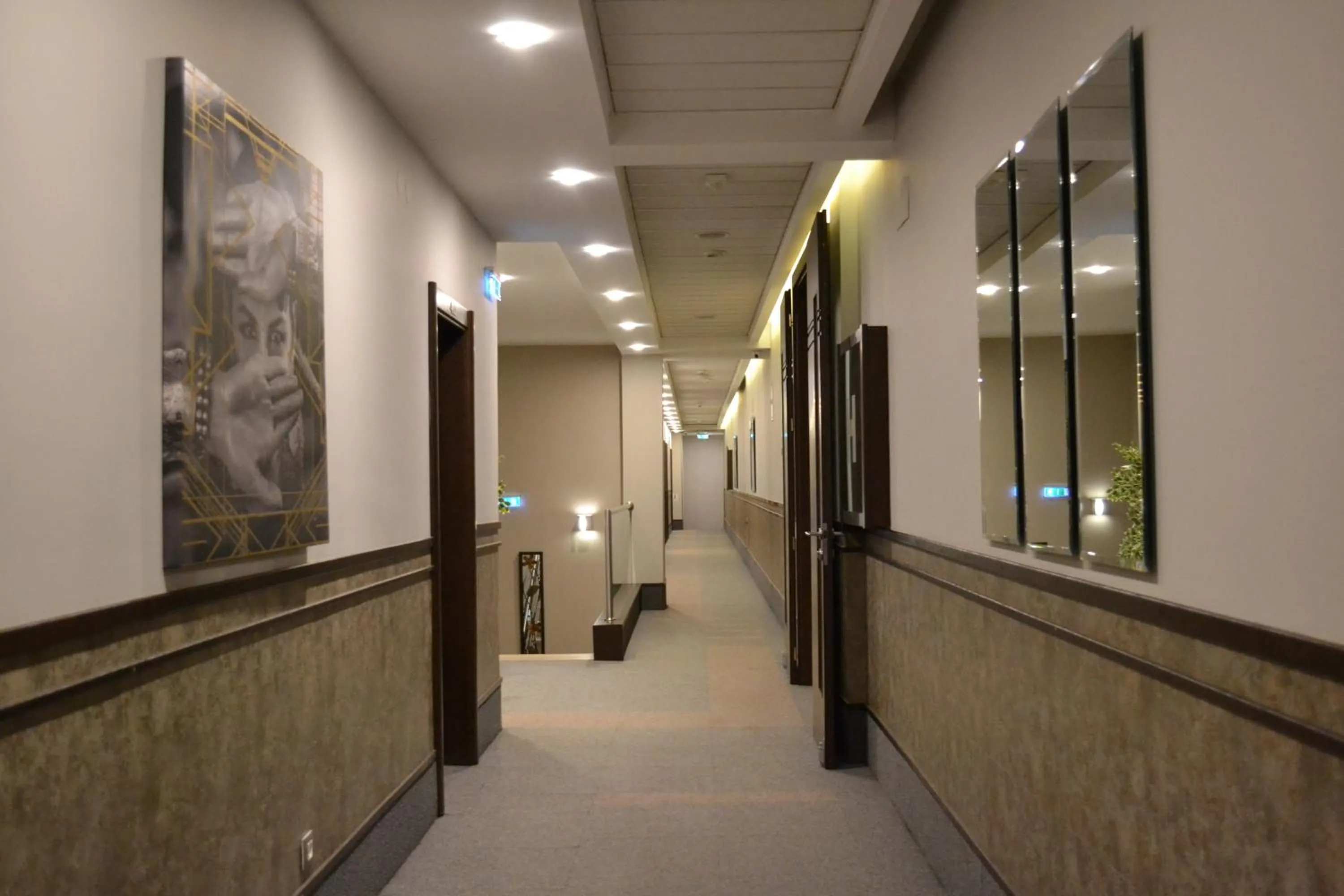 Floor plan in Queen's Hotel - Zebra Centre