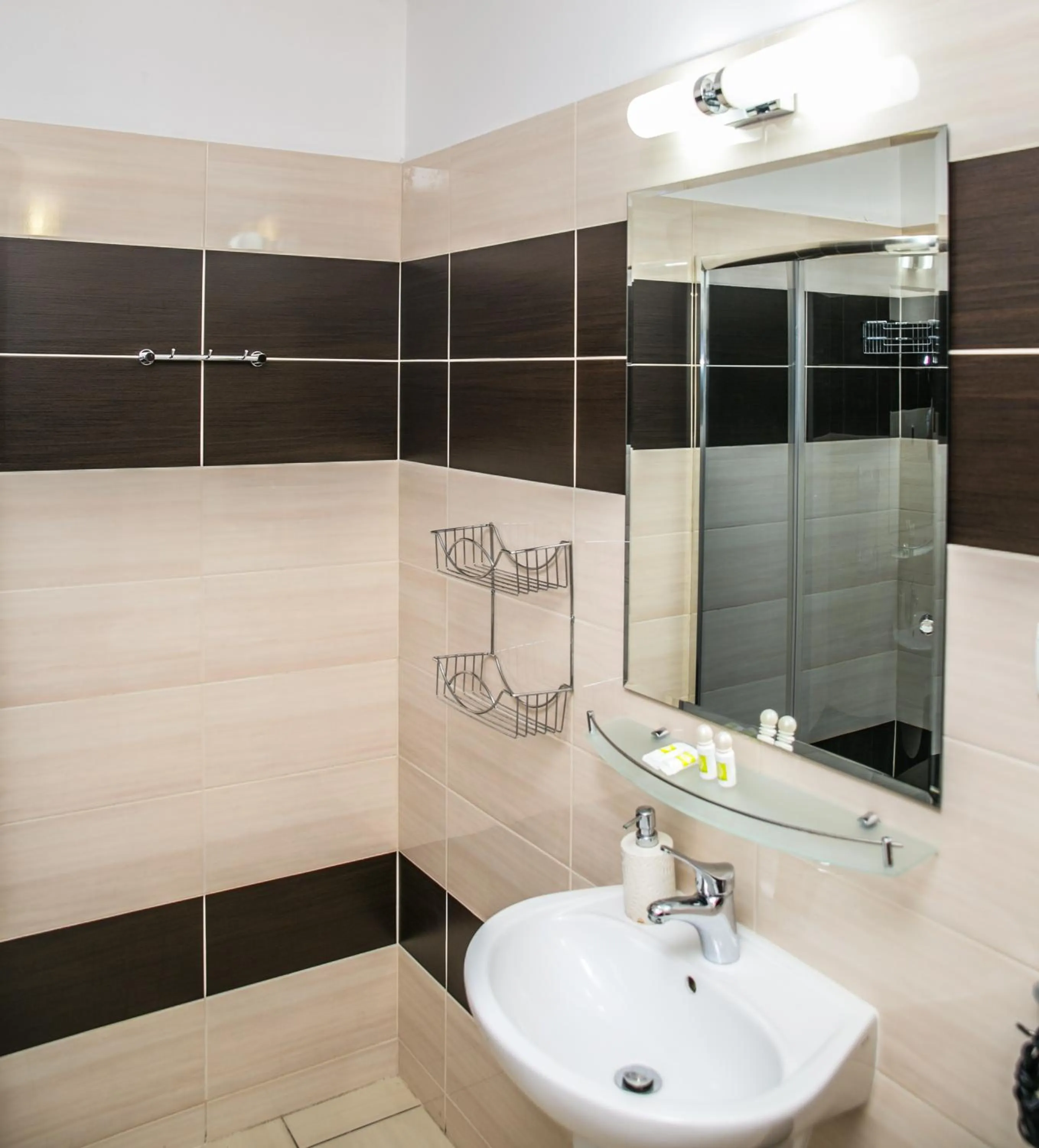 Shower in City Aparthotel