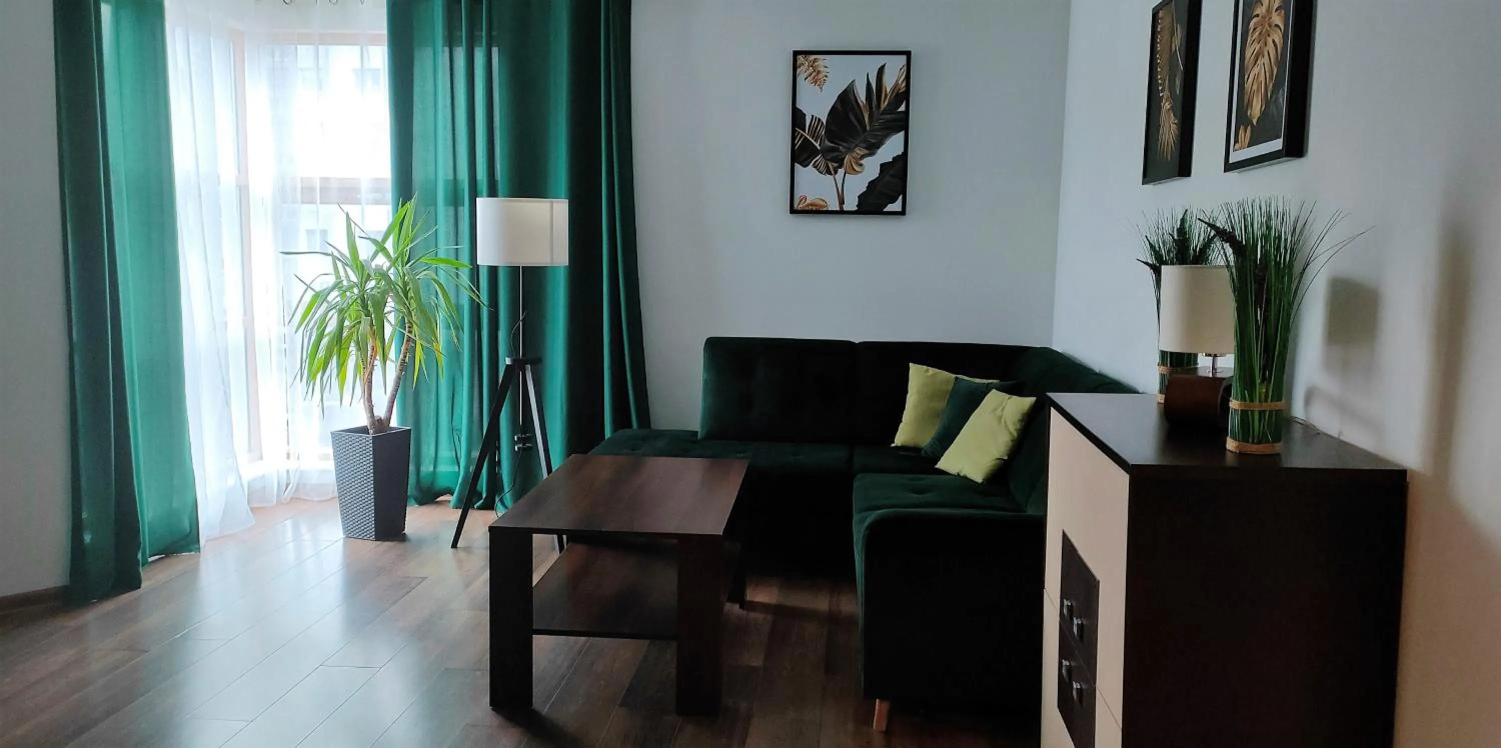 Communal lounge/ TV room in City Aparthotel