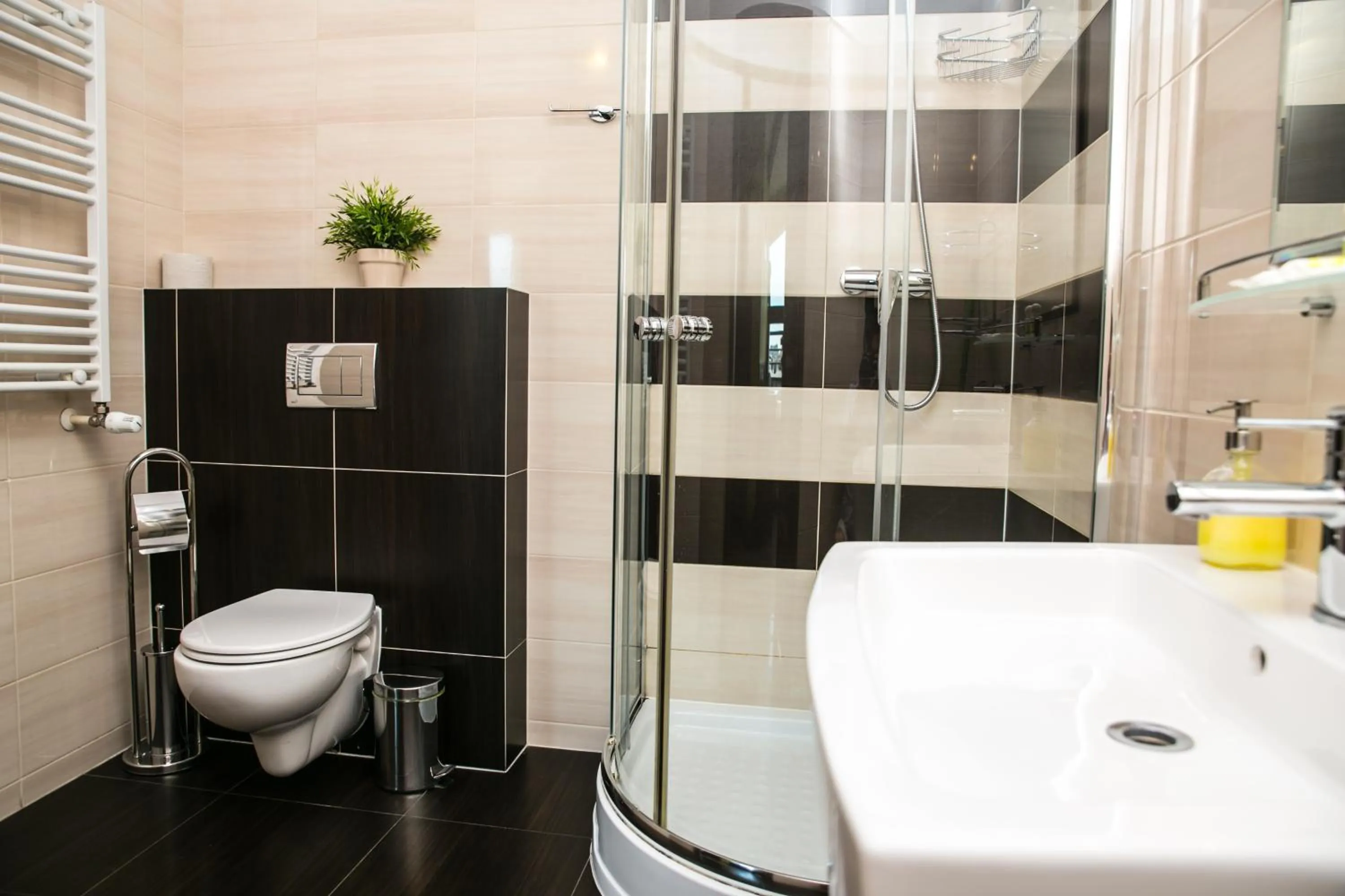 Shower in City Aparthotel