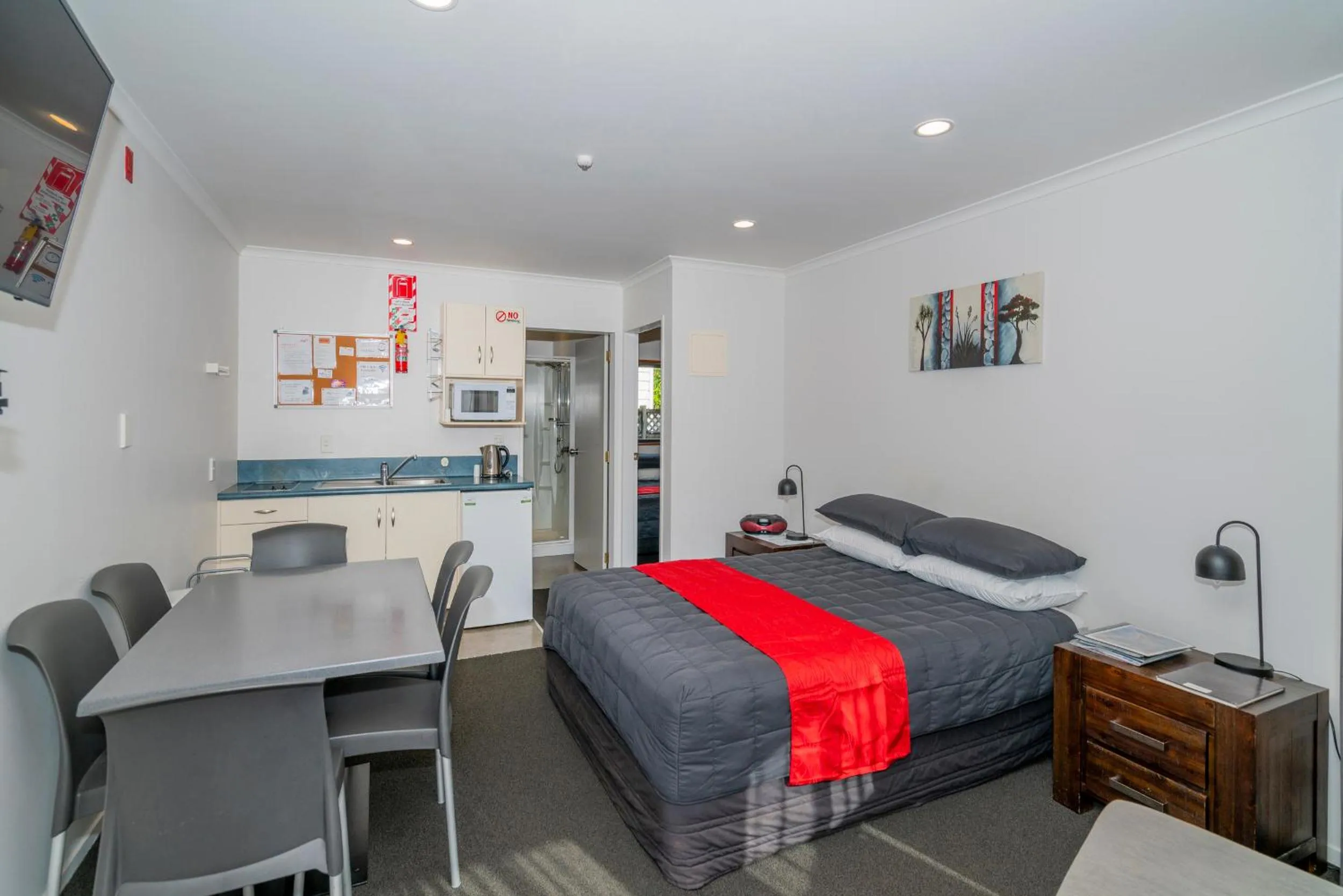 Photo of the whole room, Bed in Bayside Motel Whitianga