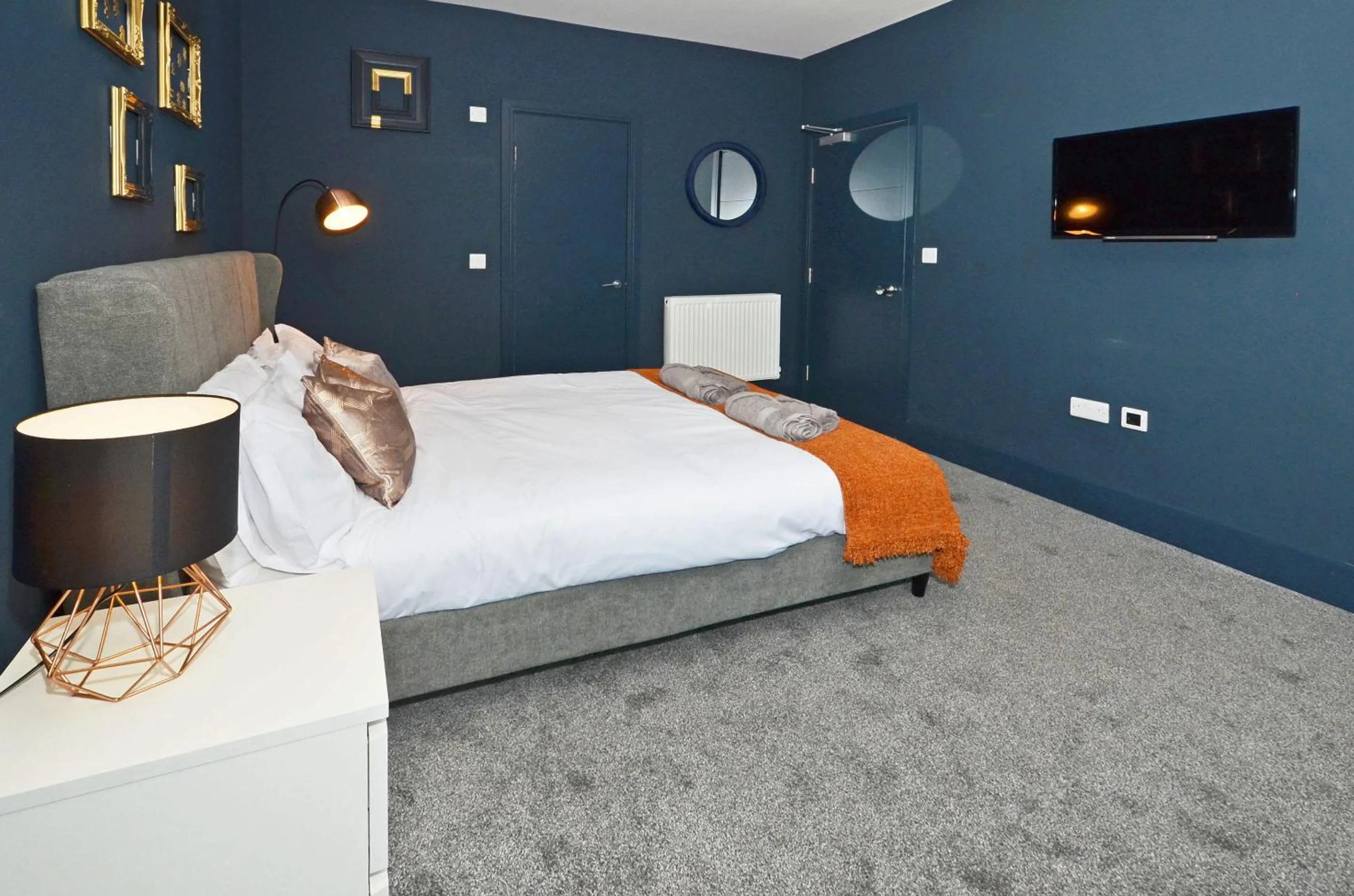 View (from property/room), Bed in Townhouse PLUS @ London Road Stoke