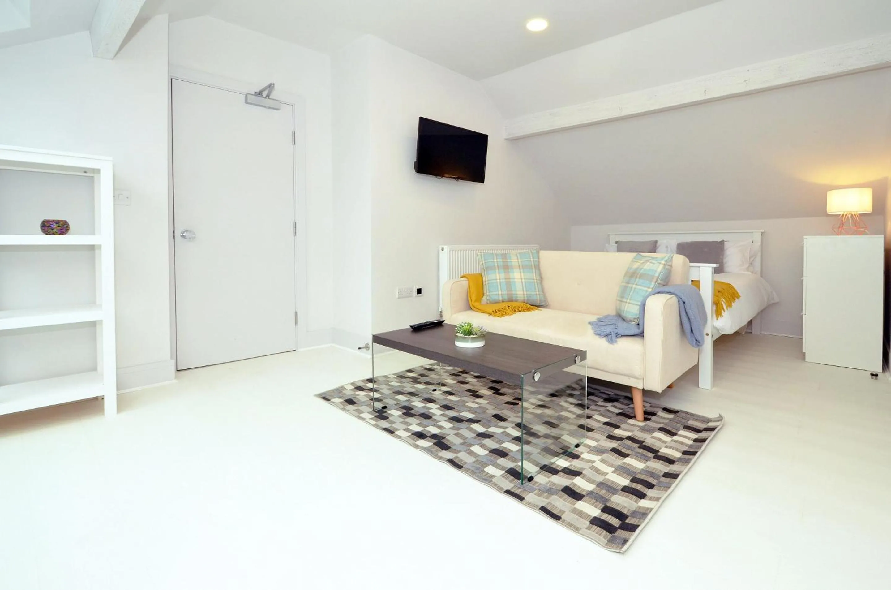 Bedroom in Townhouse PLUS @ London Road Stoke