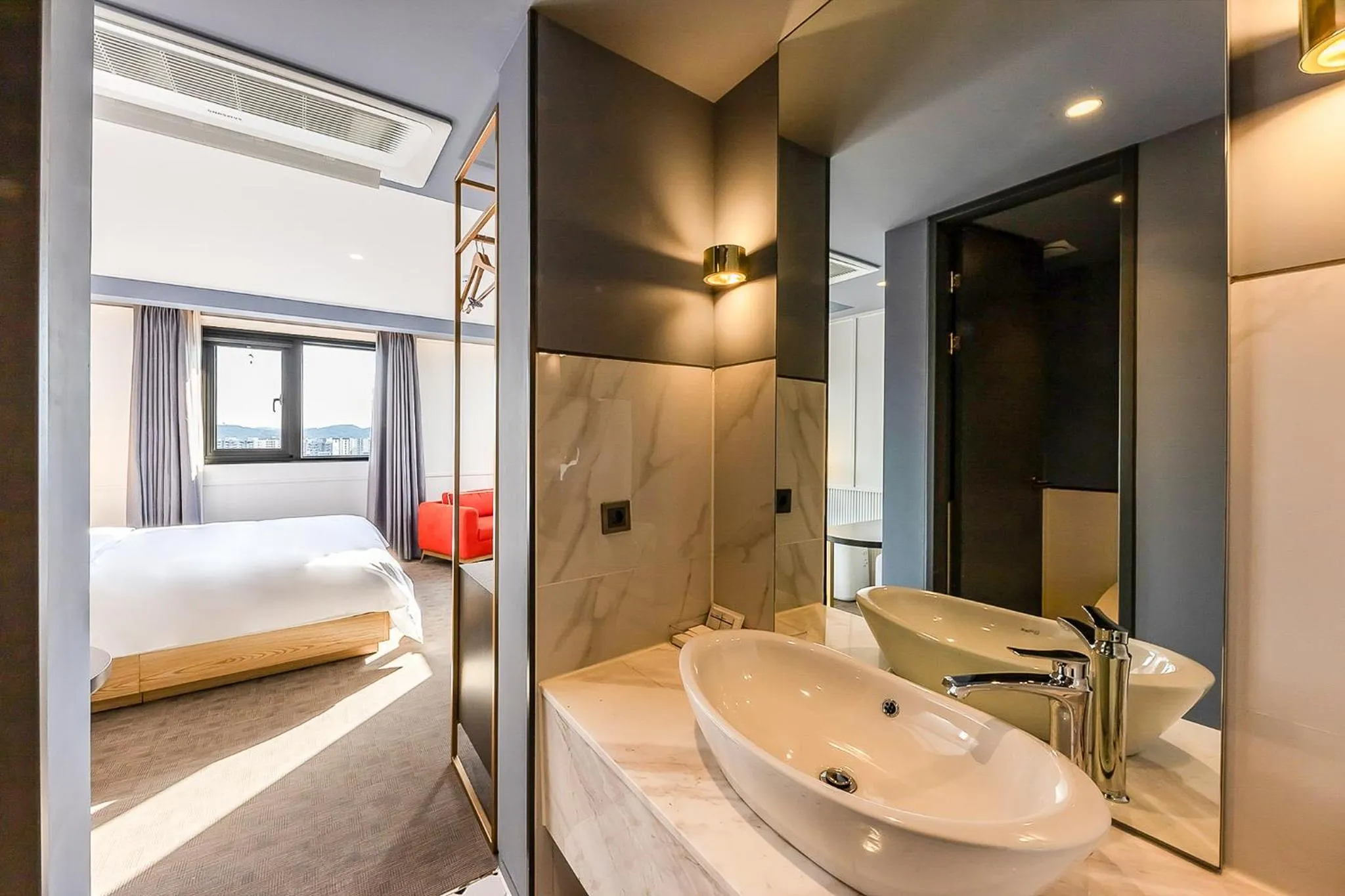 Bed in Brown-Dot Hotel Ulsan-Sincheon