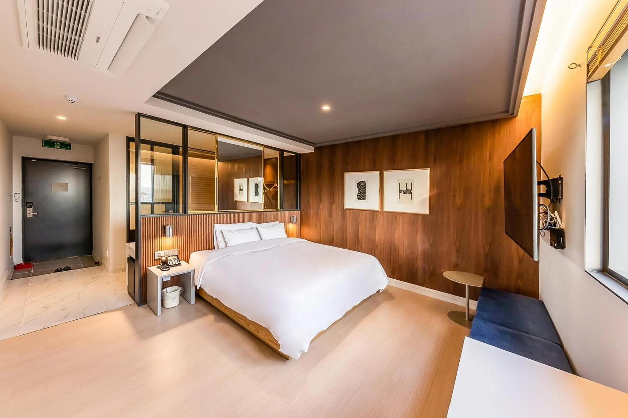 Bed in Brown-Dot Hotel Ulsan-Sincheon