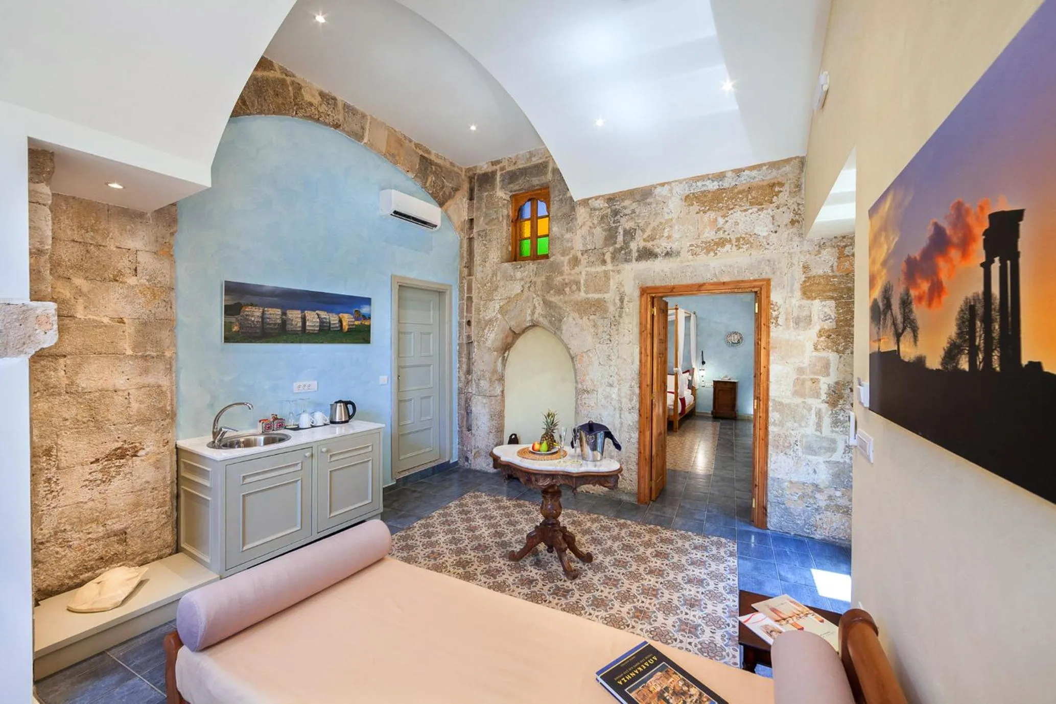 Living room, Bed in In Camera Art Boutique Hotel