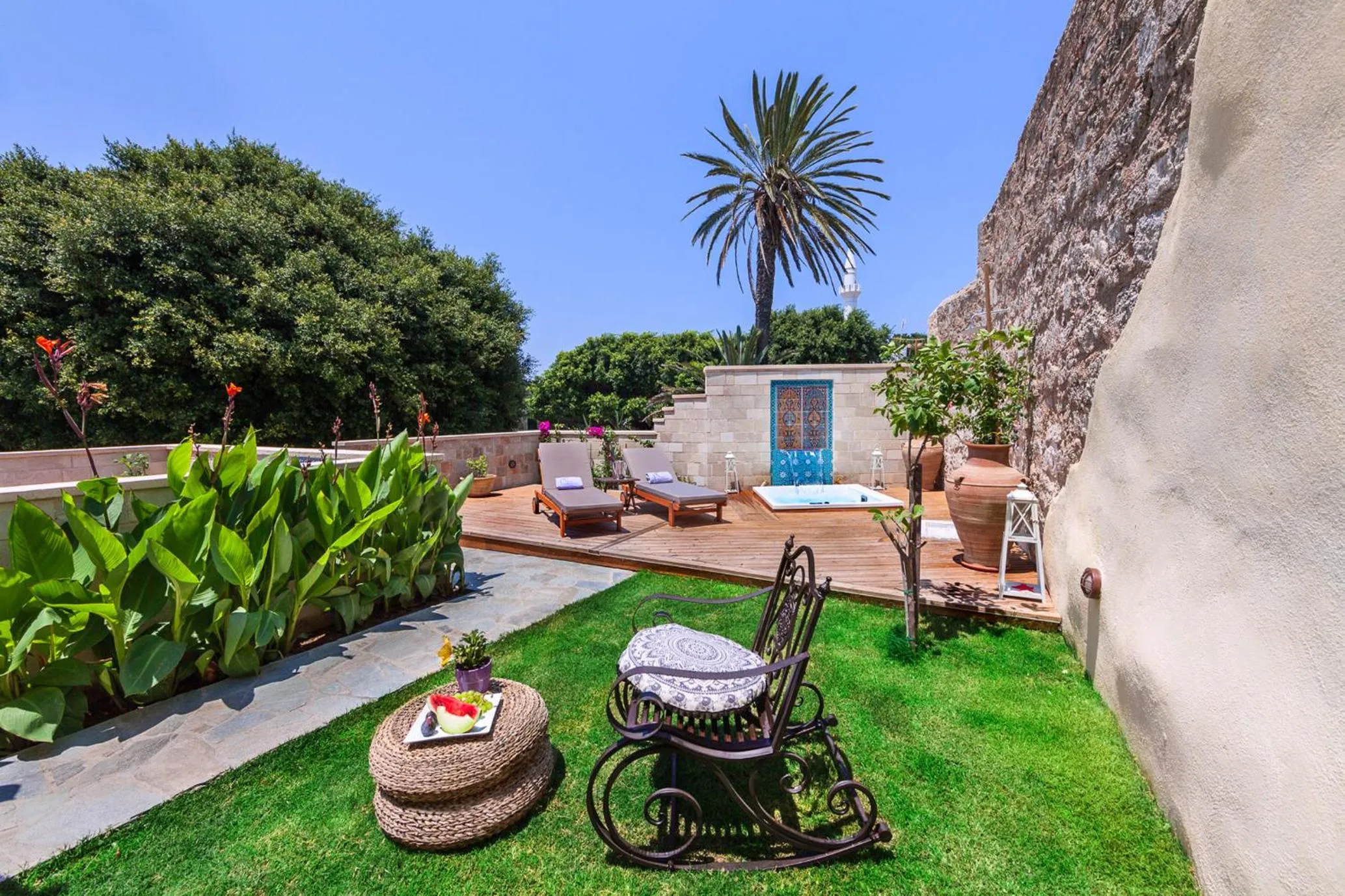 Garden in In Camera Art Boutique Hotel