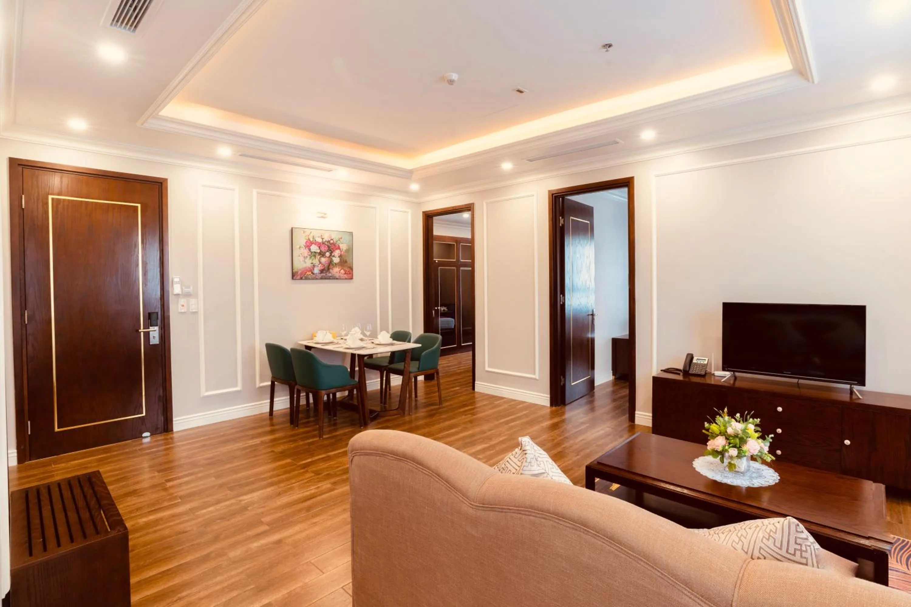 Communal lounge/ TV room in Victory Apartment