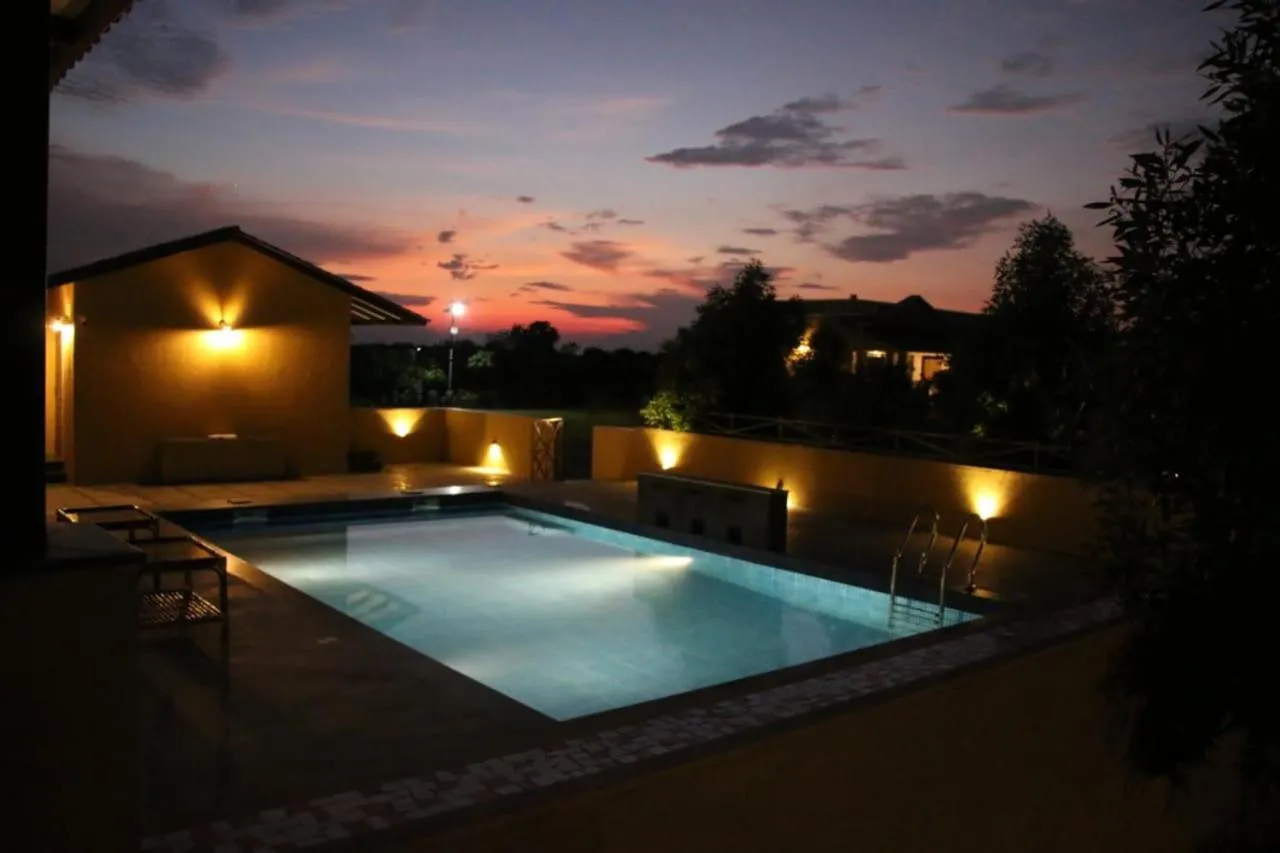 Swimming pool in Blackbuck Safari Lodge Velavadar