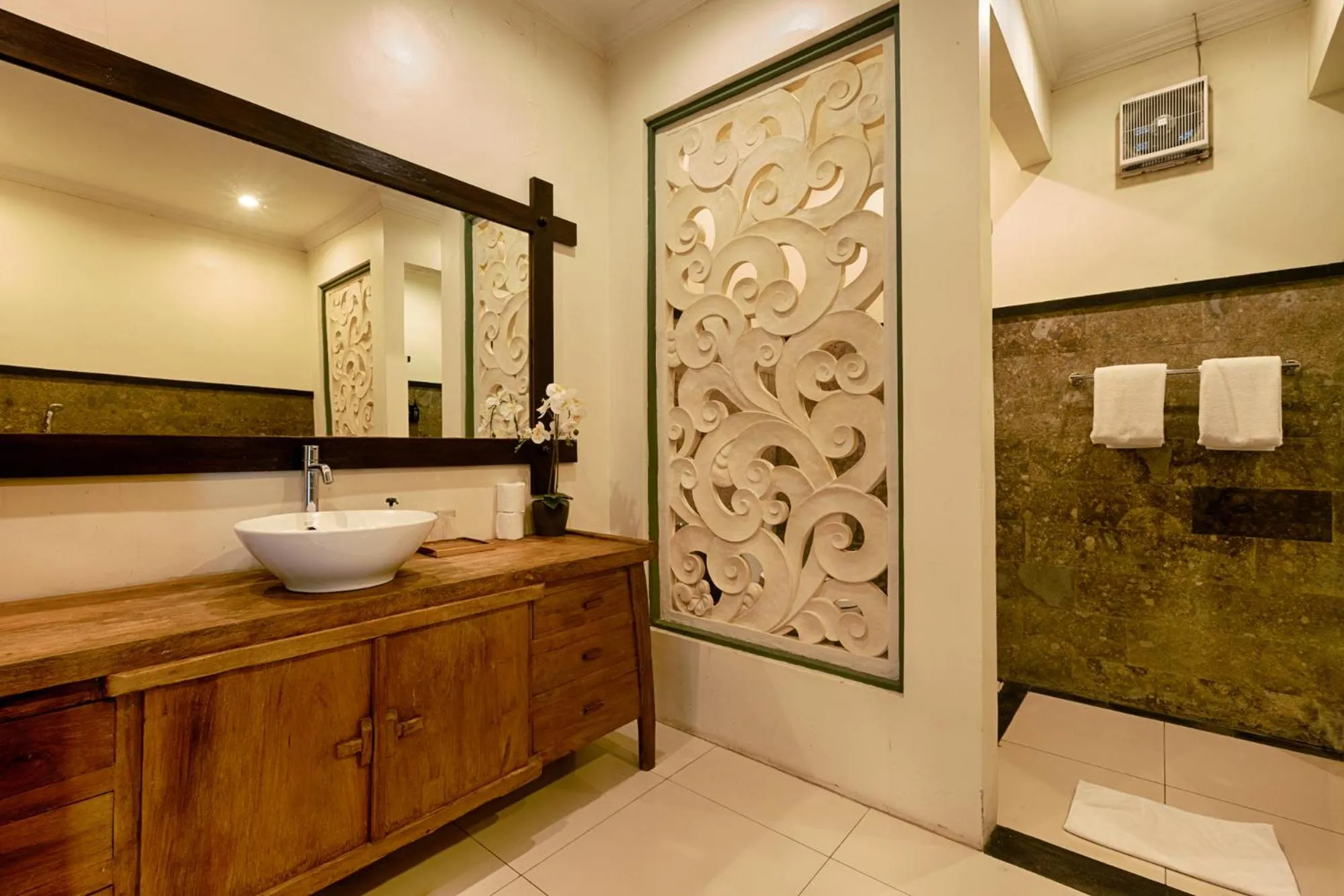 Bathroom in Kaja Villa