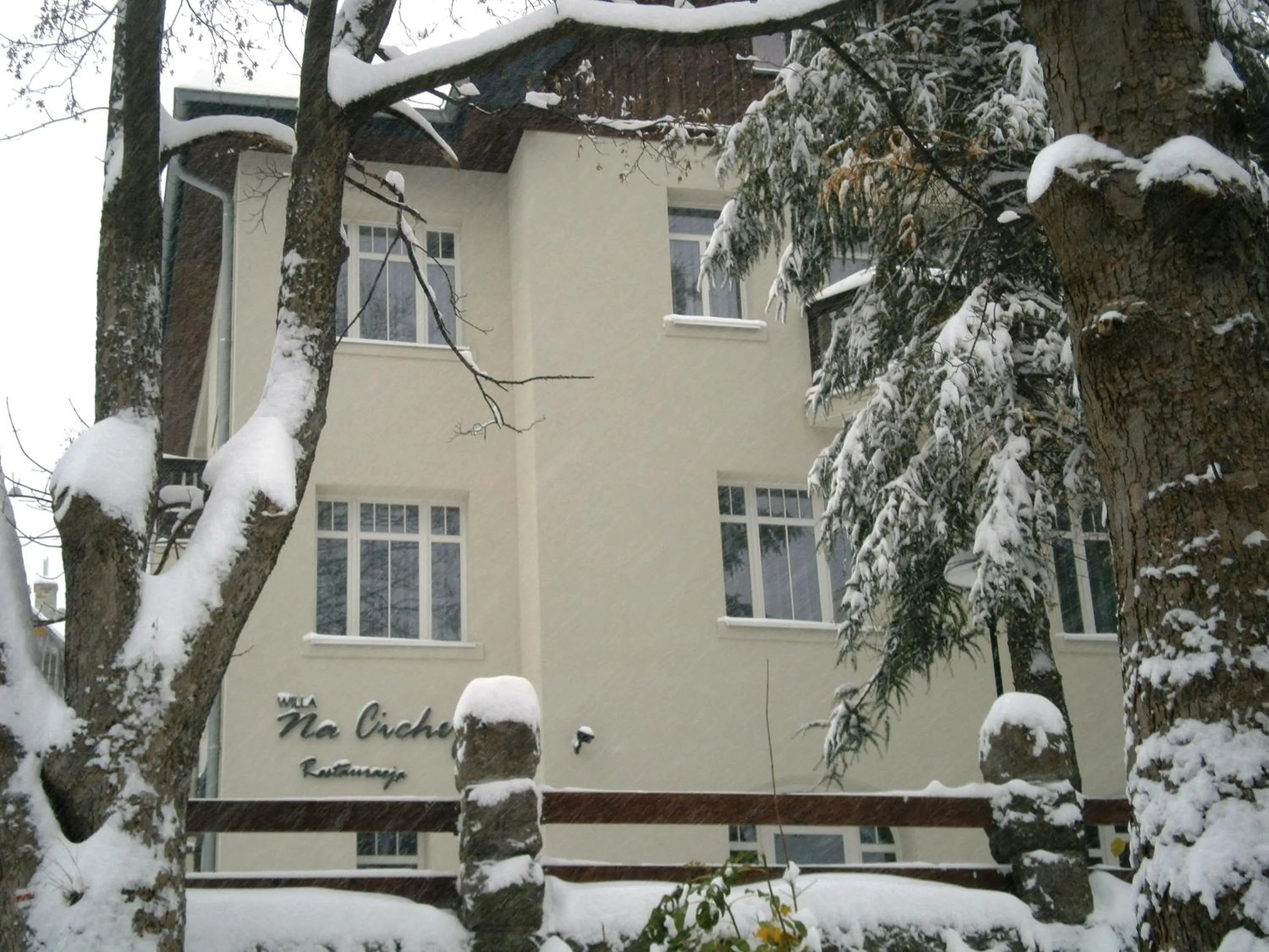 Property building in Willa Na Cichej