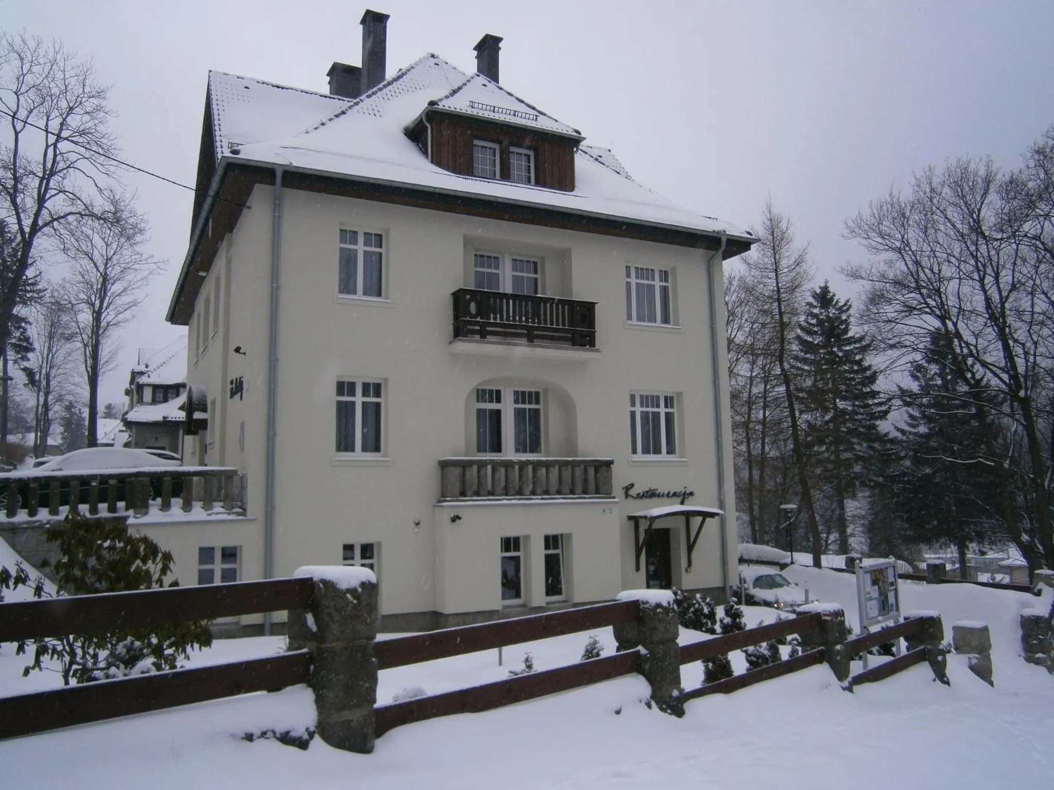 Property building in Willa Na Cichej