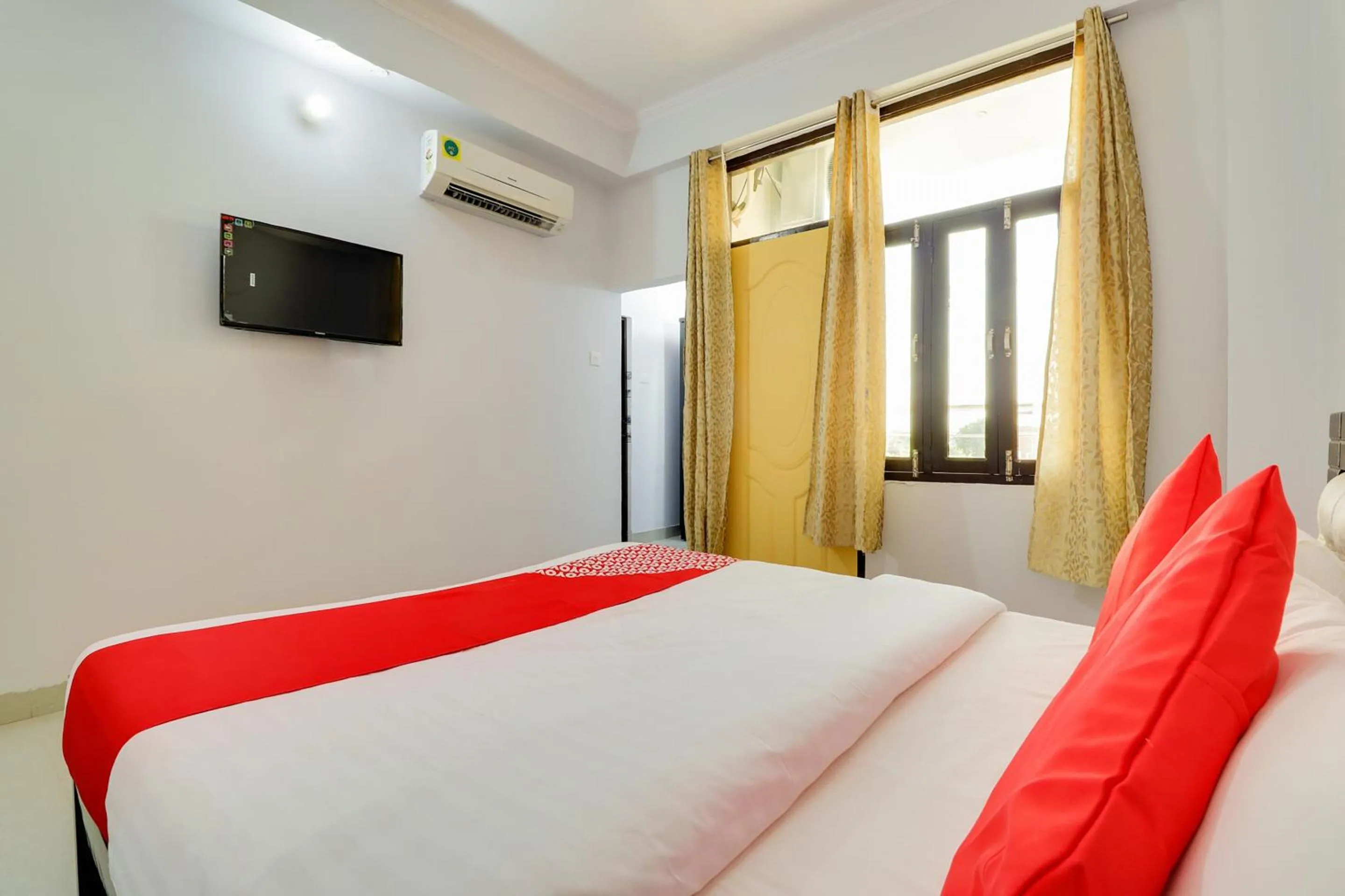 Bedroom, Bed in Hotel O Vgs