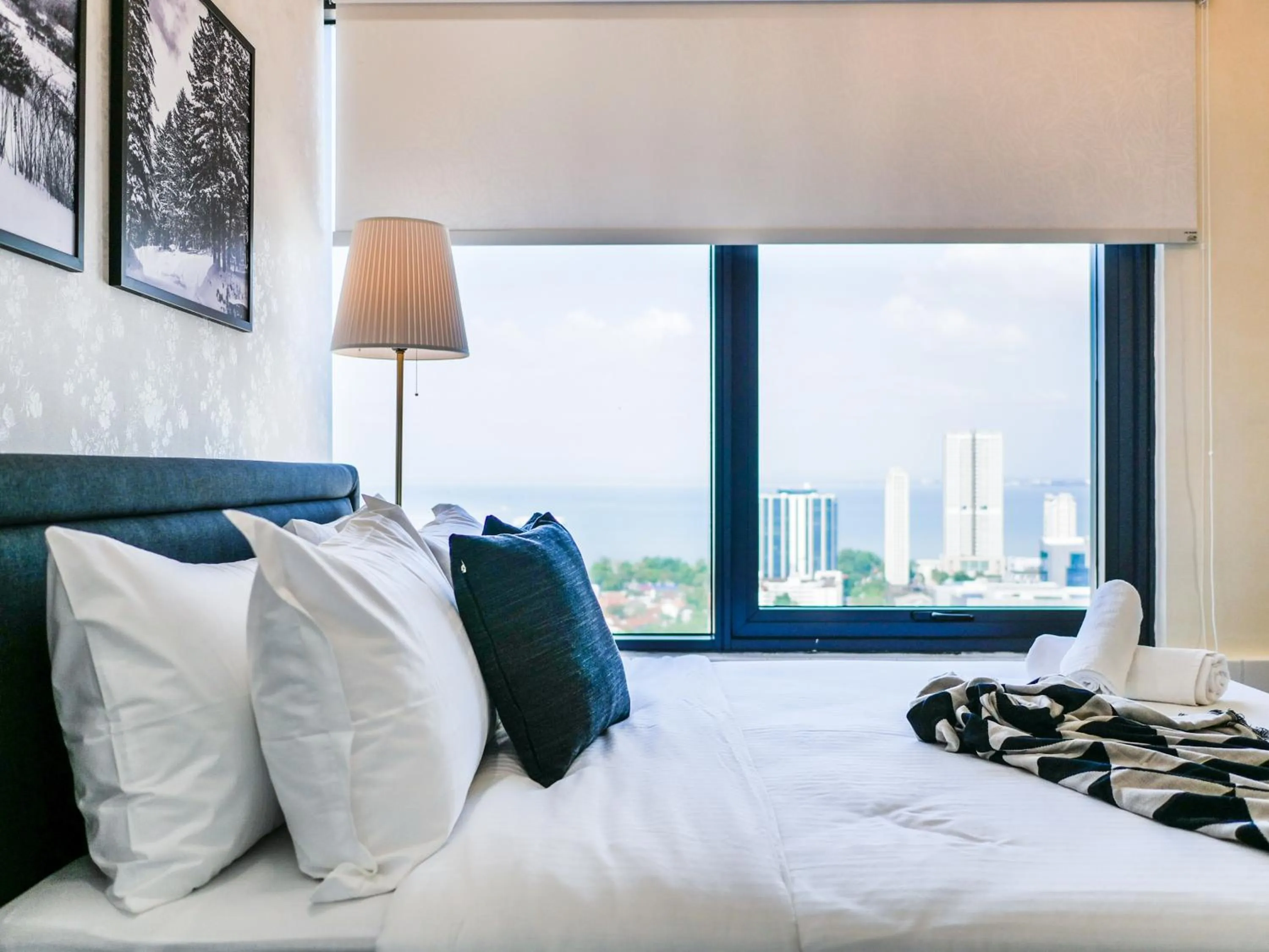 Sea view, Bed in Tropicana 218 Macalister Studio with Seaview
