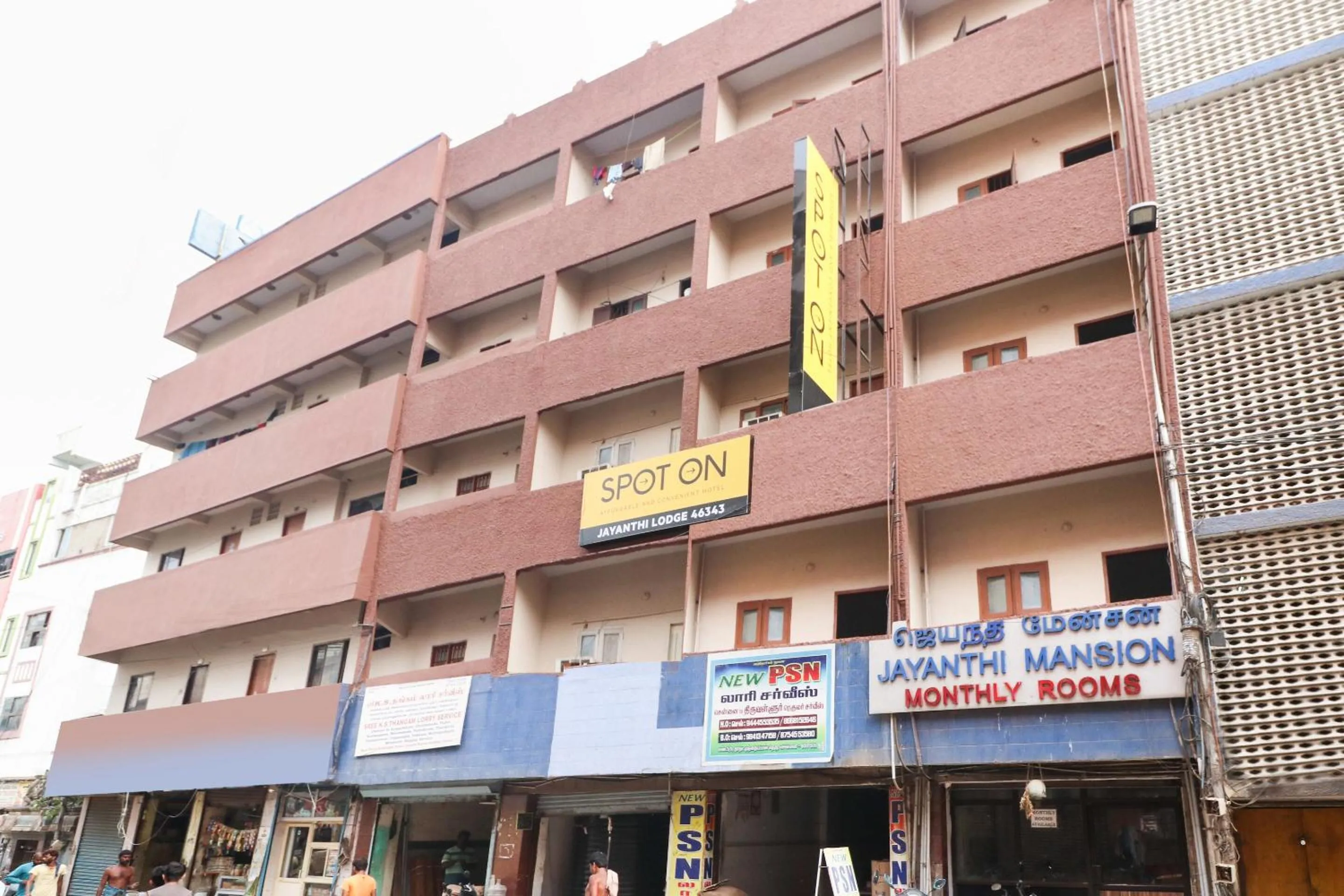 Facade/entrance in Hotel O Jayanthi Mansion