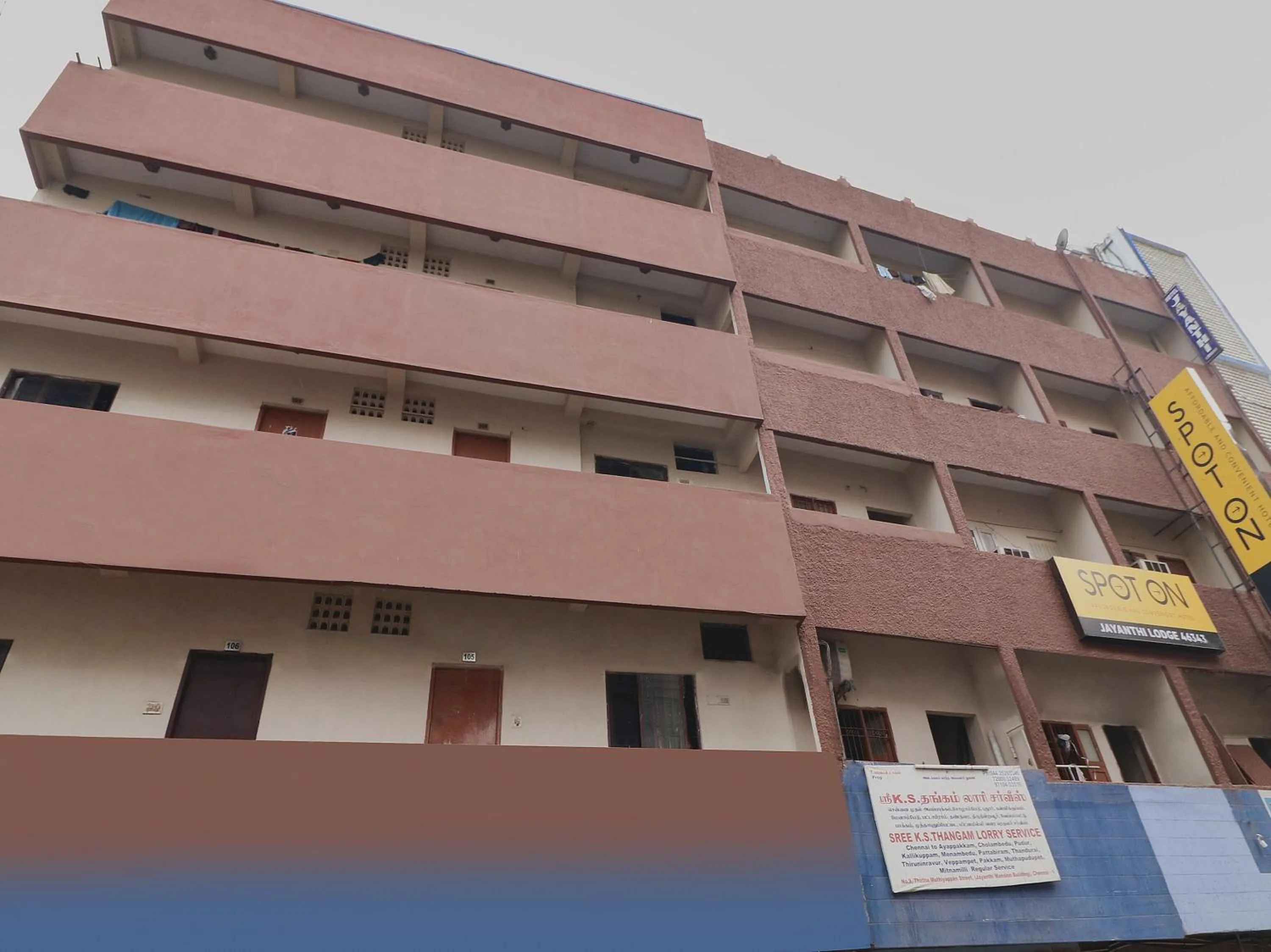 Facade/entrance in Hotel O Jayanthi Mansion